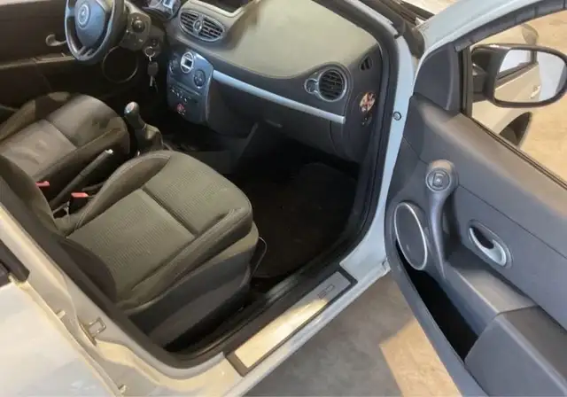 Renault Clio view 3