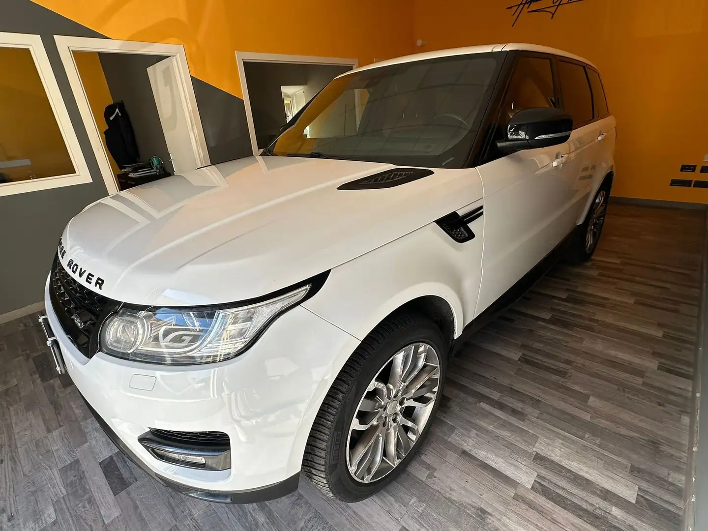 Land Rover Range Rover Sport Range Rover Sport 3.0 TDV6 HSE Dynamic - 2
