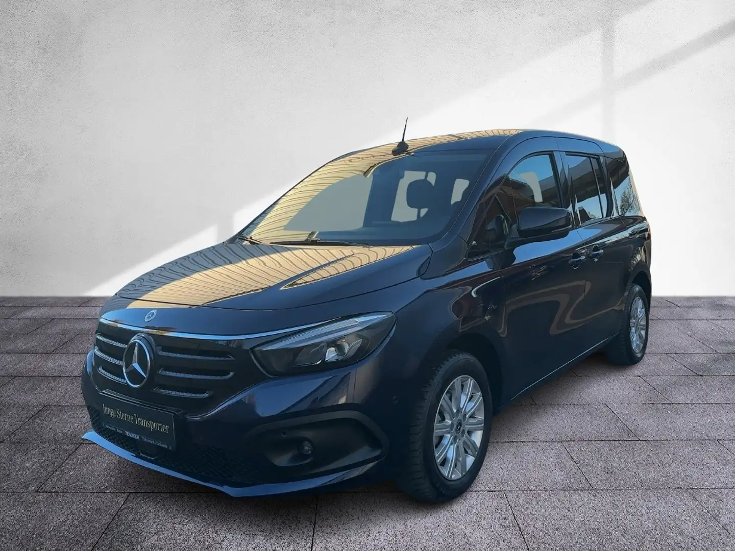 Mercedes-Benz EQT 200 NP € 50.400.- AHK Leder RKam Navi LED Bleu - 2