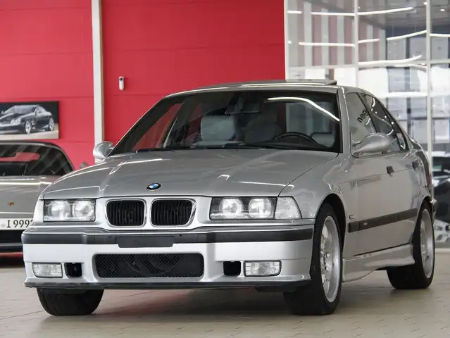 BMW M3 E36 3.2 AUTOMATiK *H&K*LEDER*KLiMA*SSD*17