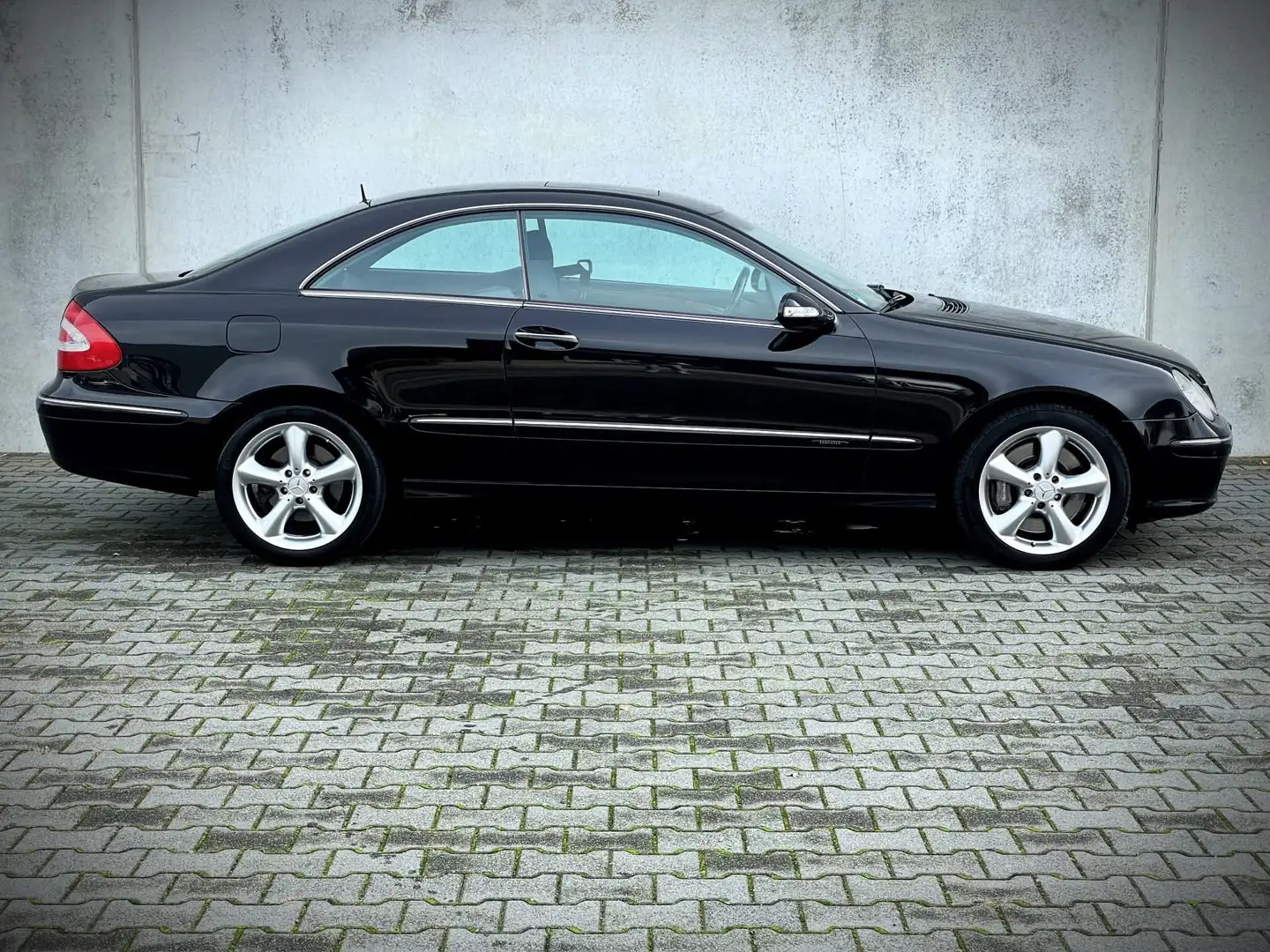 Mercedes-Benz CLK 500 Elegance Noir - 2