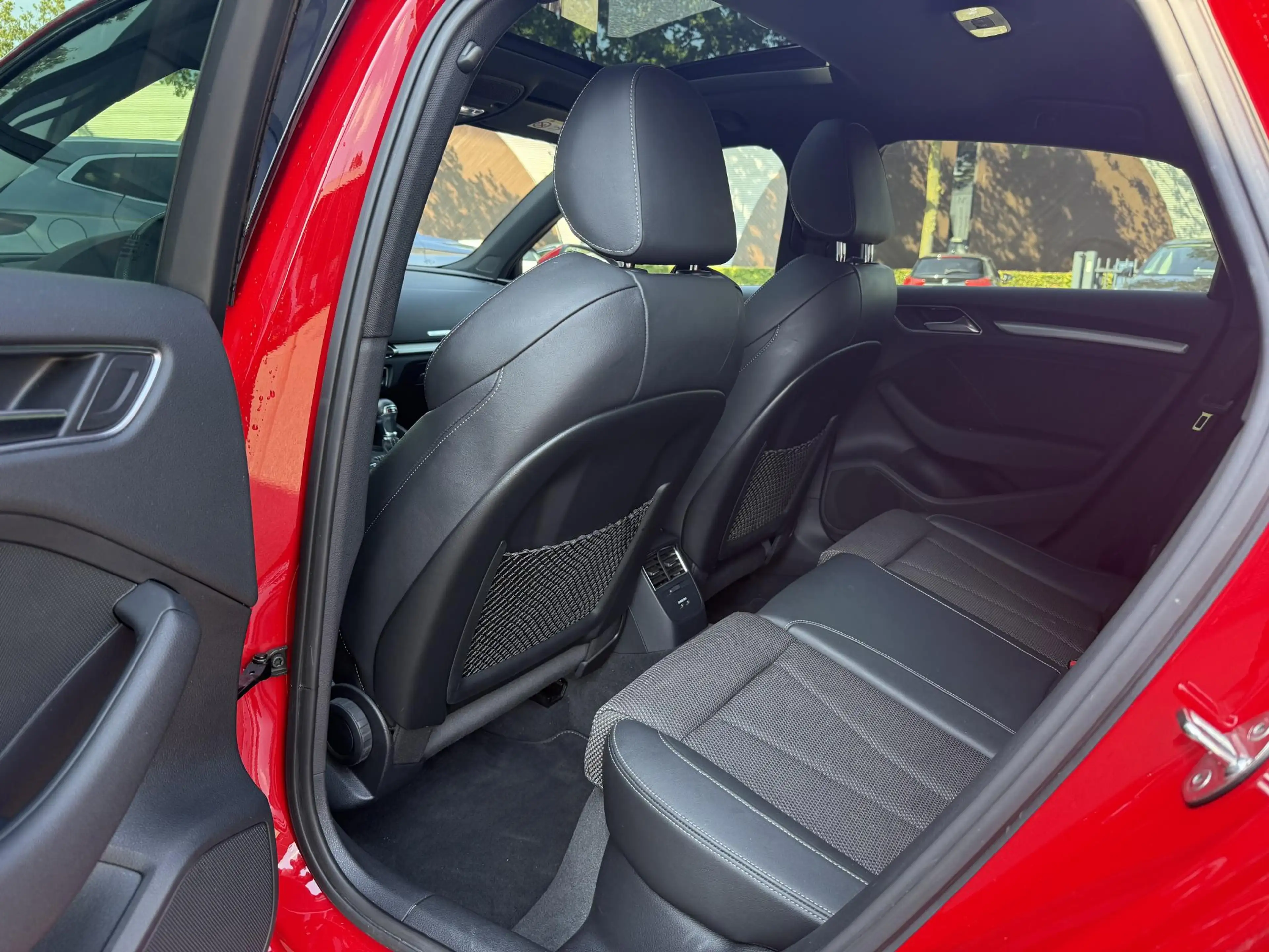 Audi A3 Limousine 35 TFSI CoD Advance Sport S-LINE BINNEN — photo 9