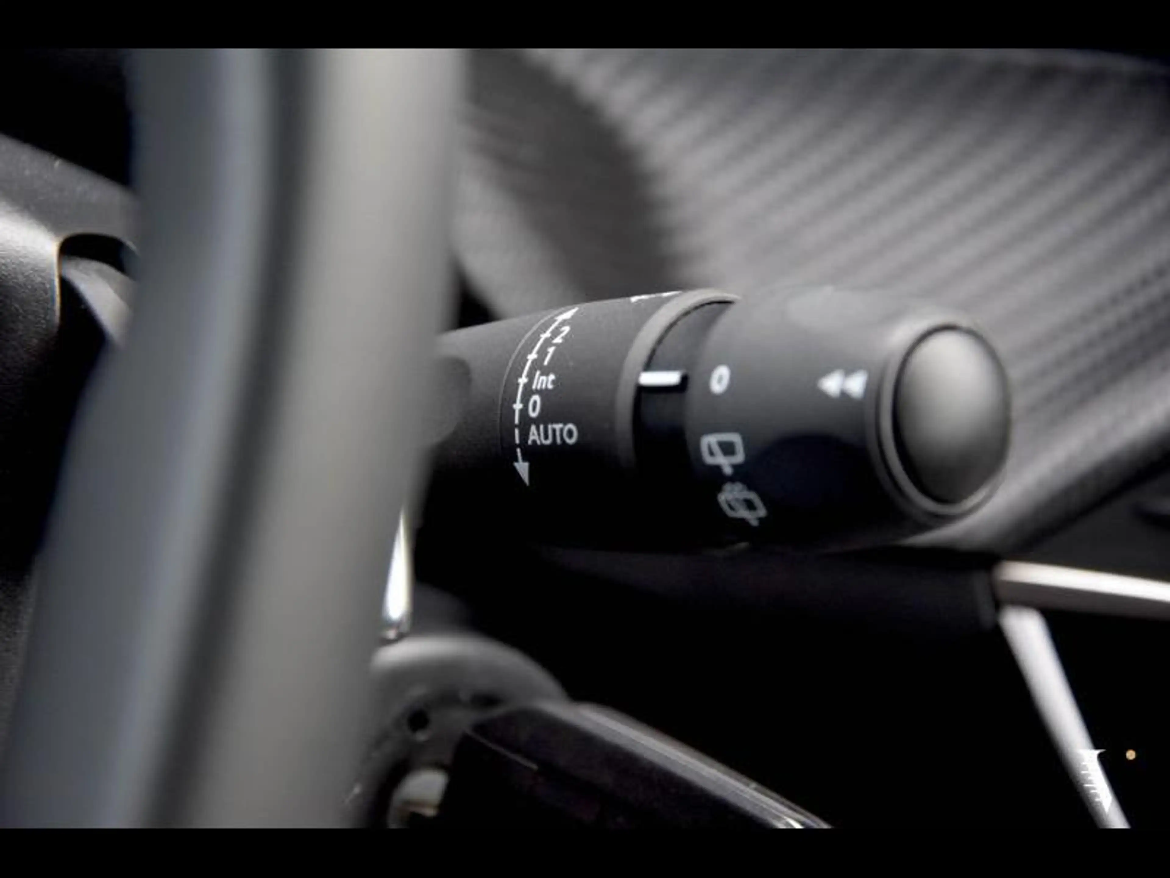Peugeot 2008 CARPLAY | CRUISE | PDC — photo 10