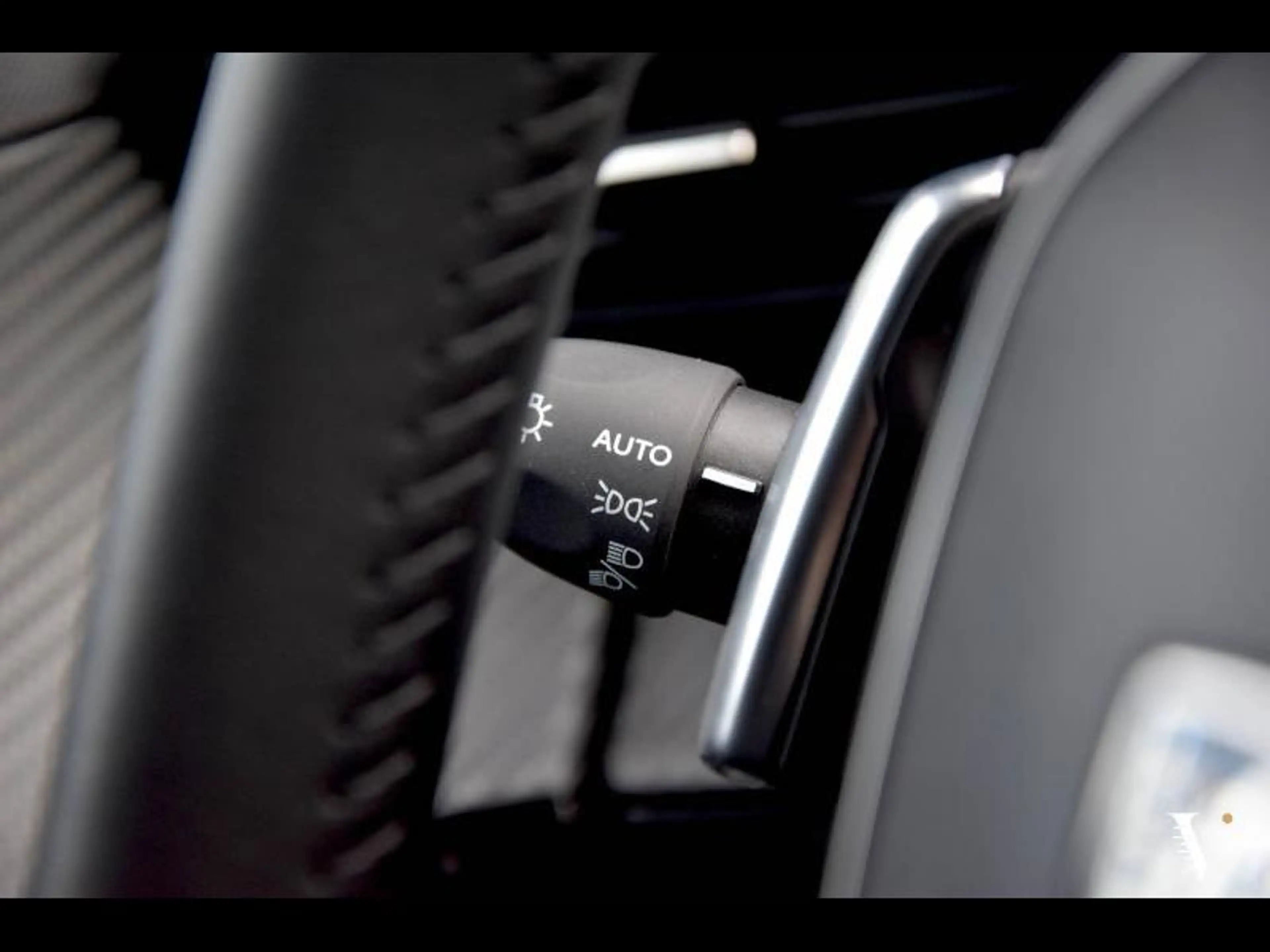 Peugeot 2008 CARPLAY | CRUISE | PDC — photo 7