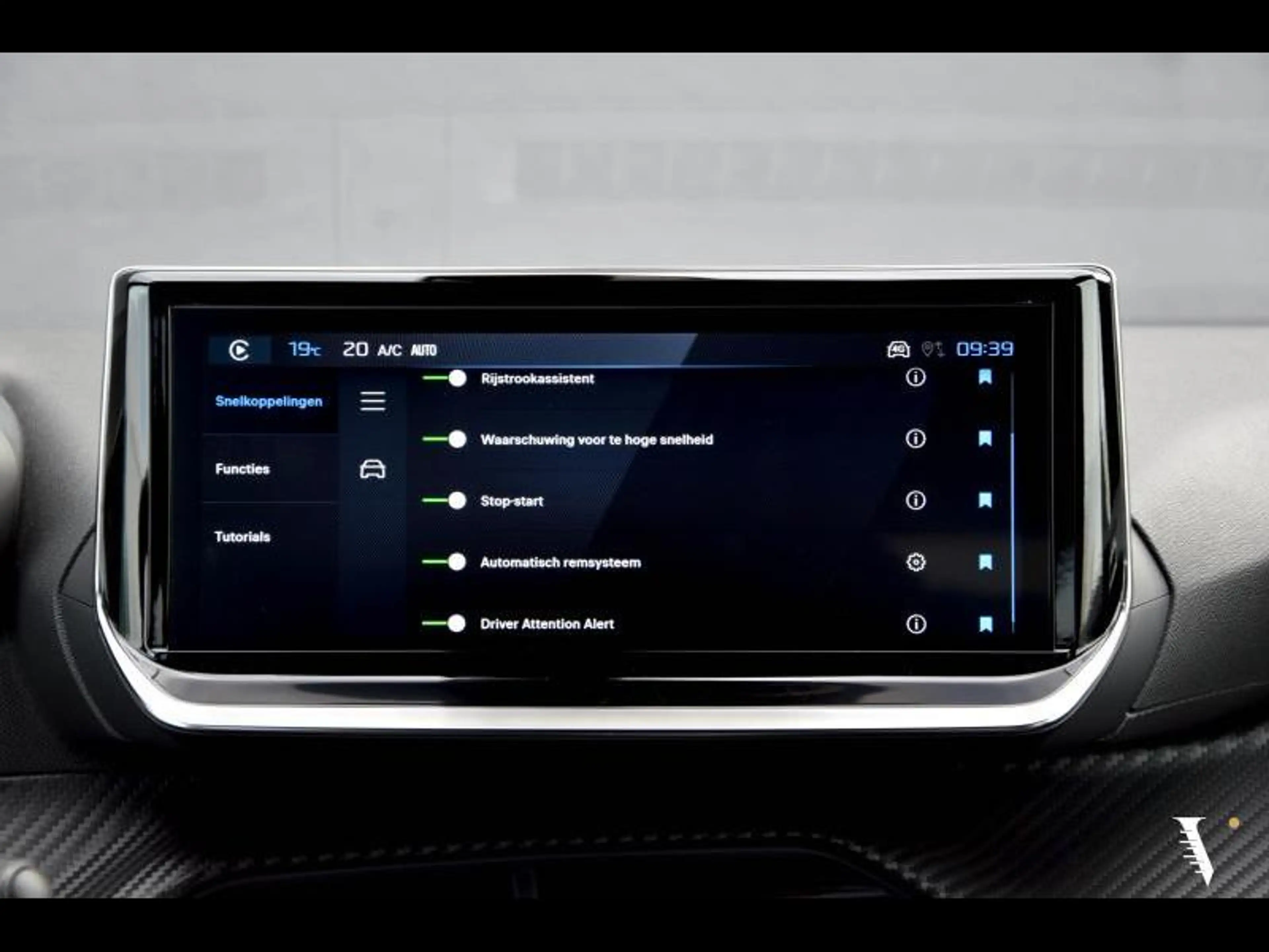 Peugeot 2008 CARPLAY | CRUISE | PDC — photo 14