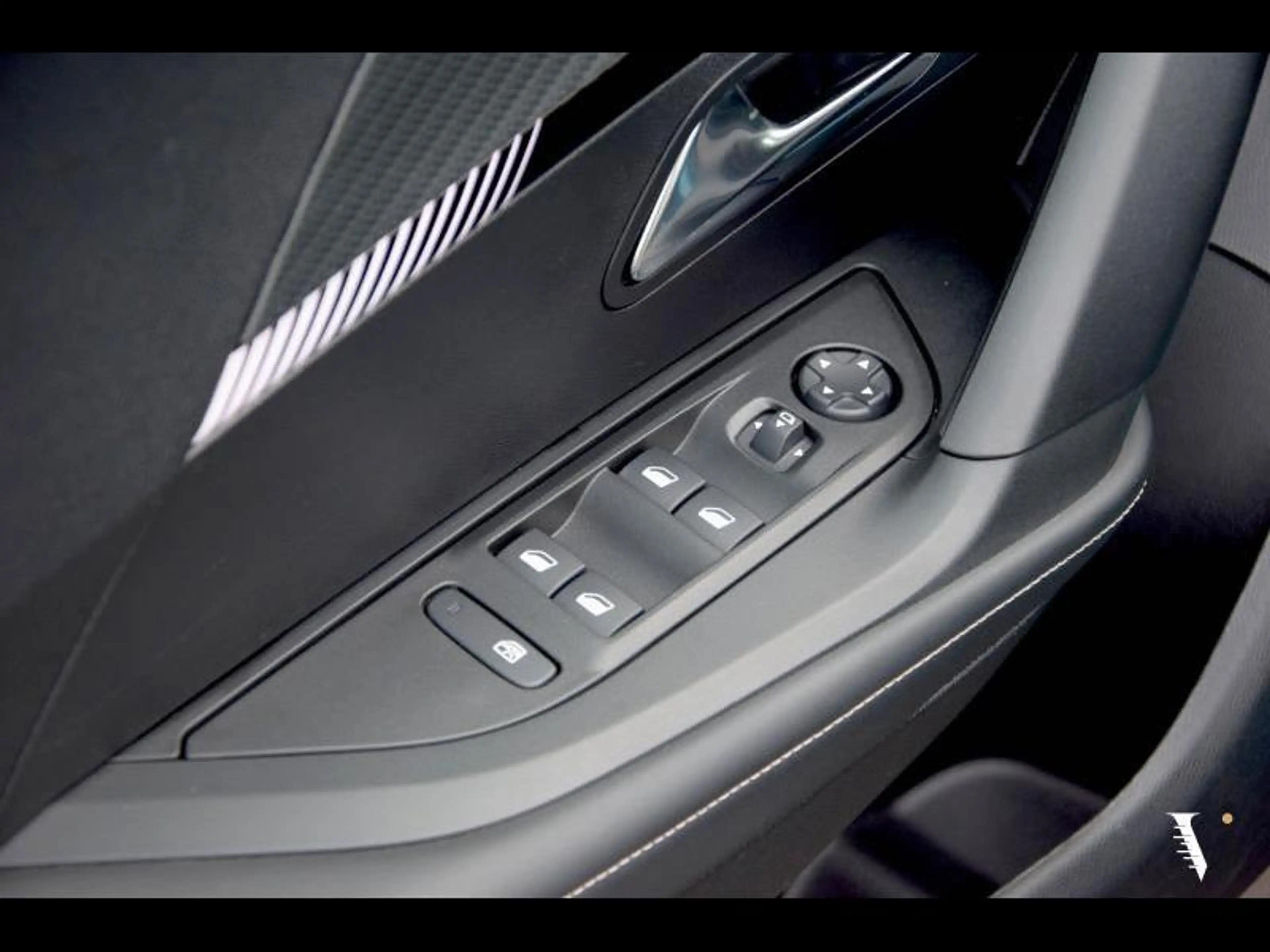 Peugeot 2008 CARPLAY | CRUISE | PDC — photo 4