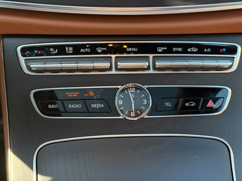 Mercedes-Benz E 450 T-Modell E 450 4Matic AMG Line 360 Memory Pano — photo 7