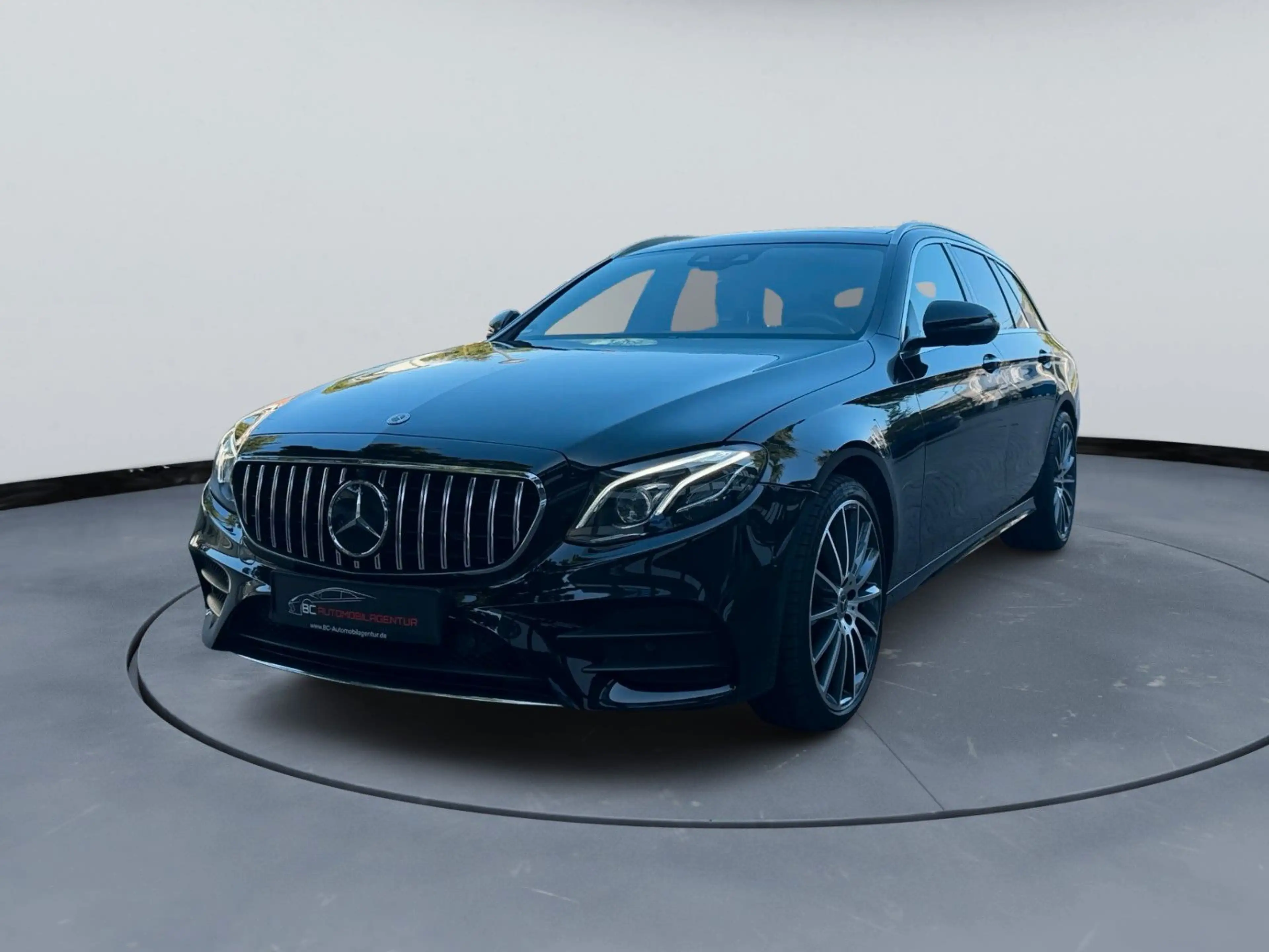 Mercedes-Benz E 450 T-Modell E 450 4Matic AMG Line 360 Memory Pano — photo 11