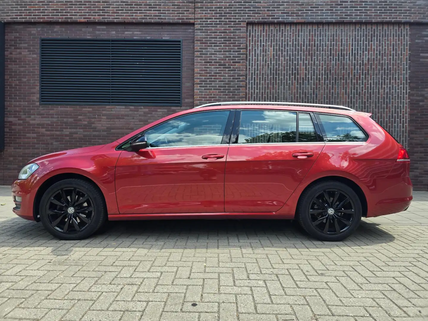 Volkswagen Golf Variant 1.4 TSI Variant Business Edition Nav/Massage/Cam/E Rood - 2