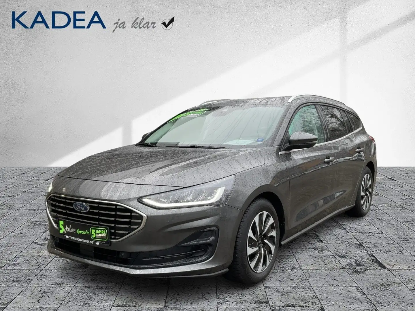 Ford Focus Turnier 1.5 EcoBlue Titanium Edition ACC Grau - 2