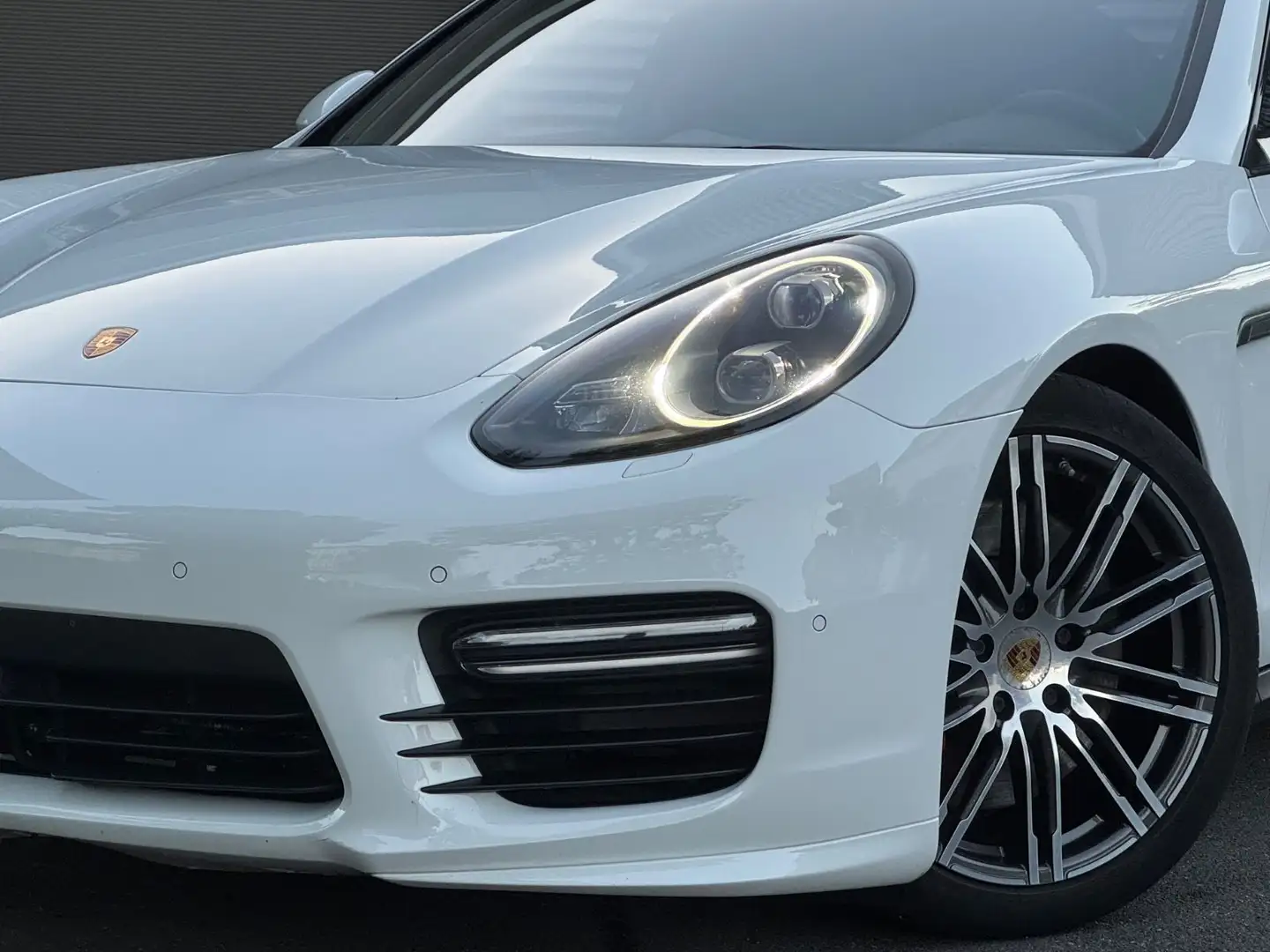 Porsche Panamera GTS Burmester / Sport Design / AHK / SH Bianco - 2