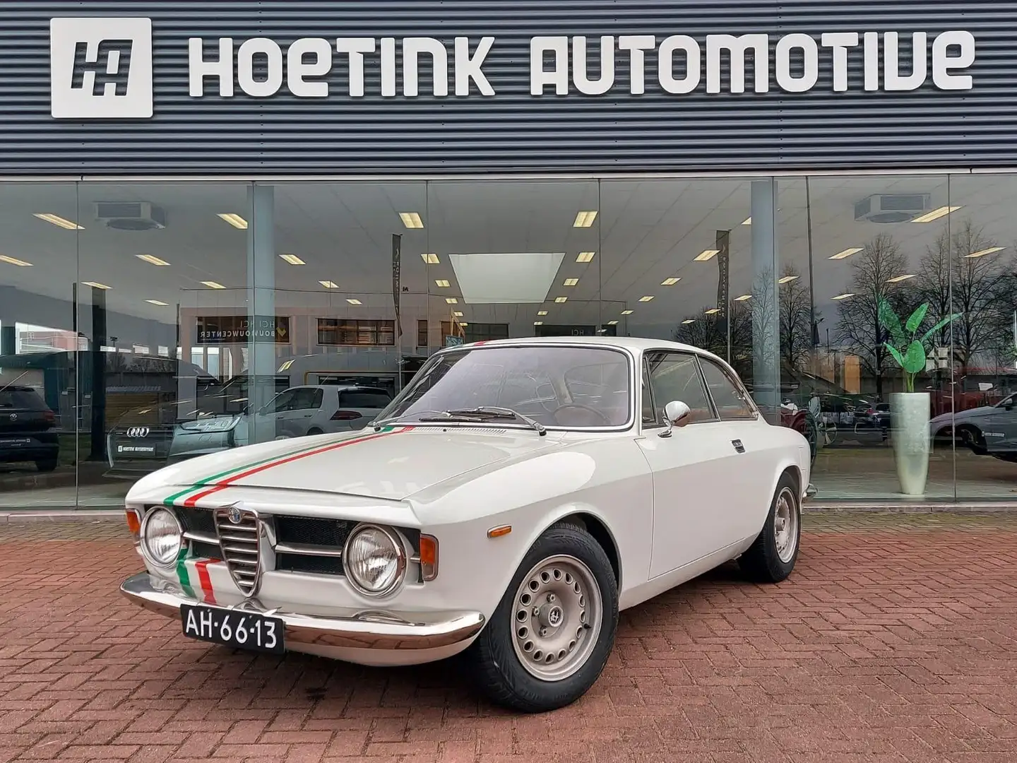 Alfa Romeo GT 1300 Junior | 1700 Motor | Volledig gerestaureerd White - 1