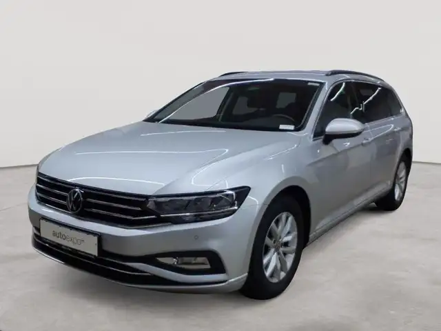 Volkswagen Passat view 2