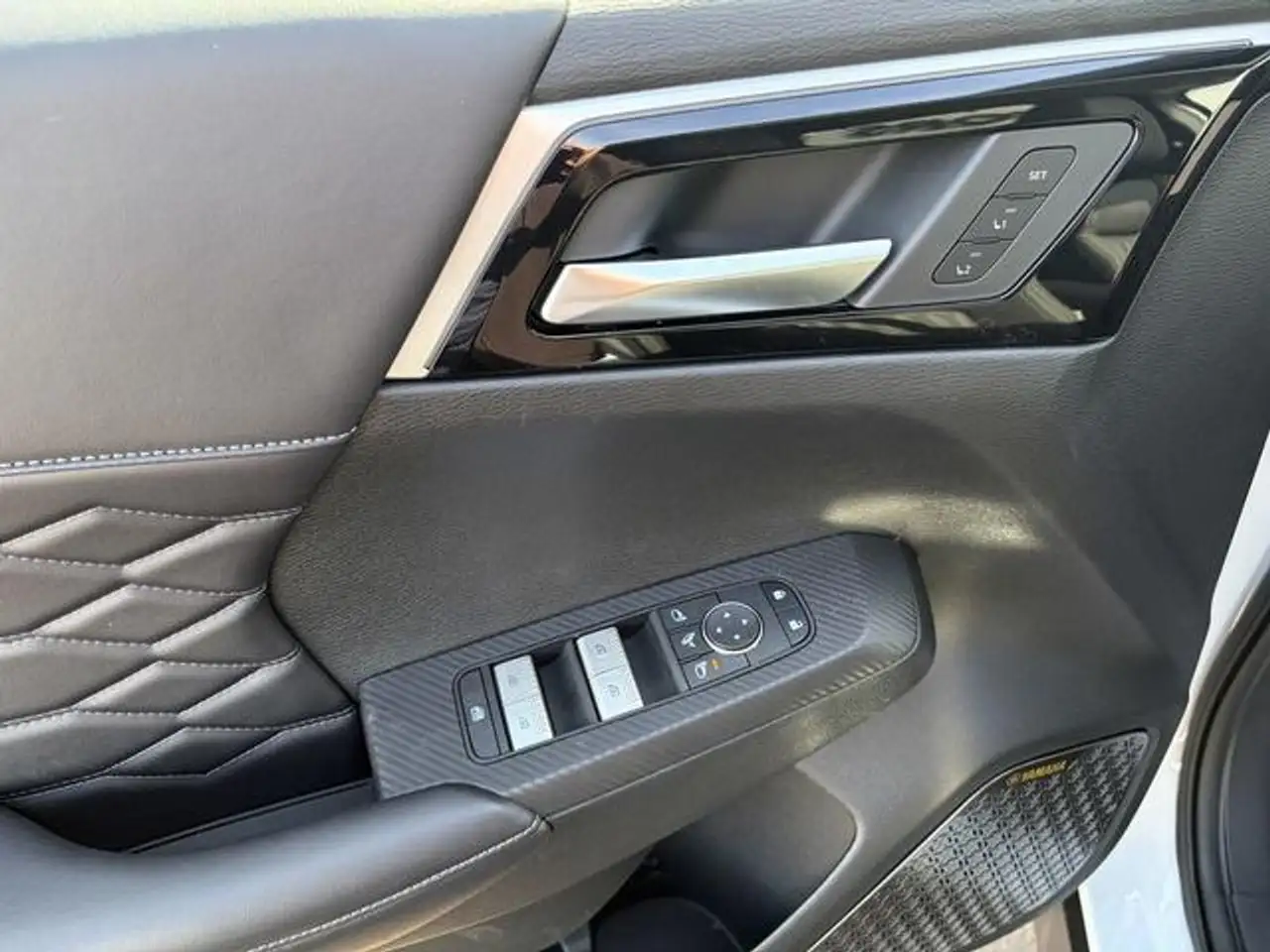 Mitsubishi Outlander снимка Mitsubishi Outlander