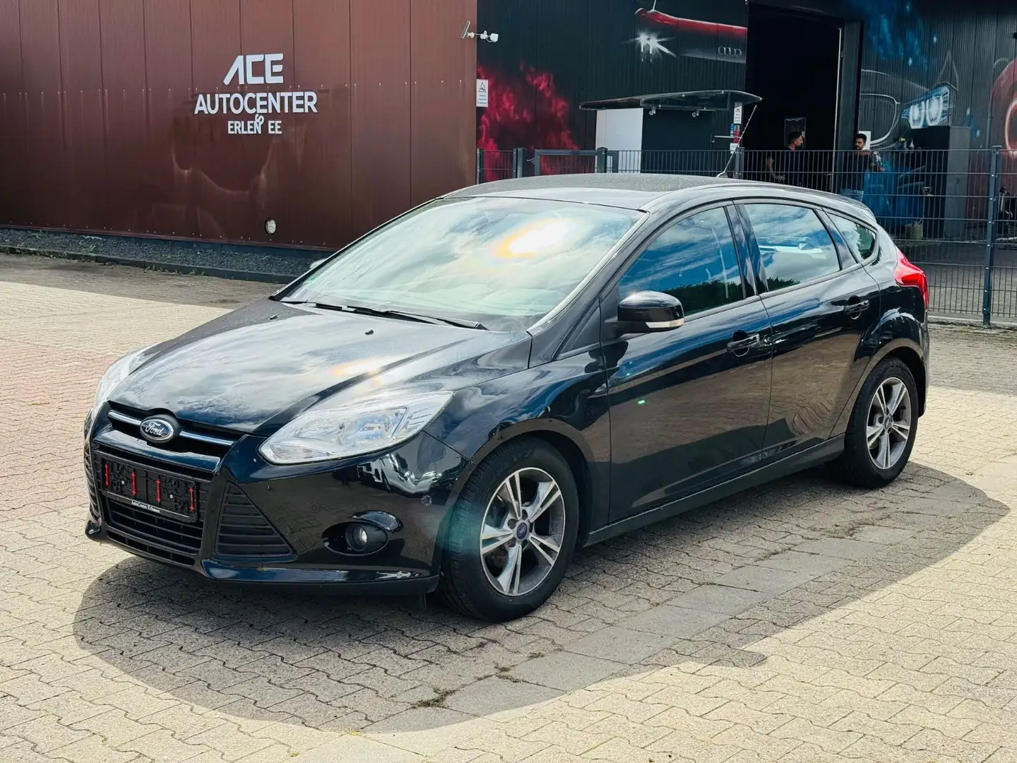 Ford Focus Lim. Sync Edition Noir - 1