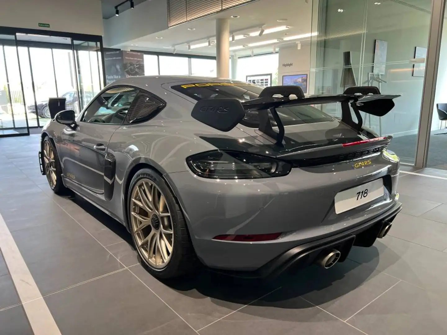 Porsche Cayman GT4 RS PDK Gris - 2