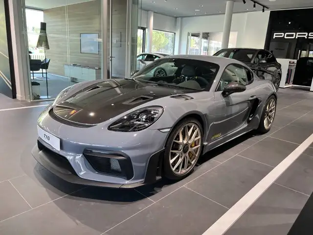 Porsche Cayman GT4 RS PDK