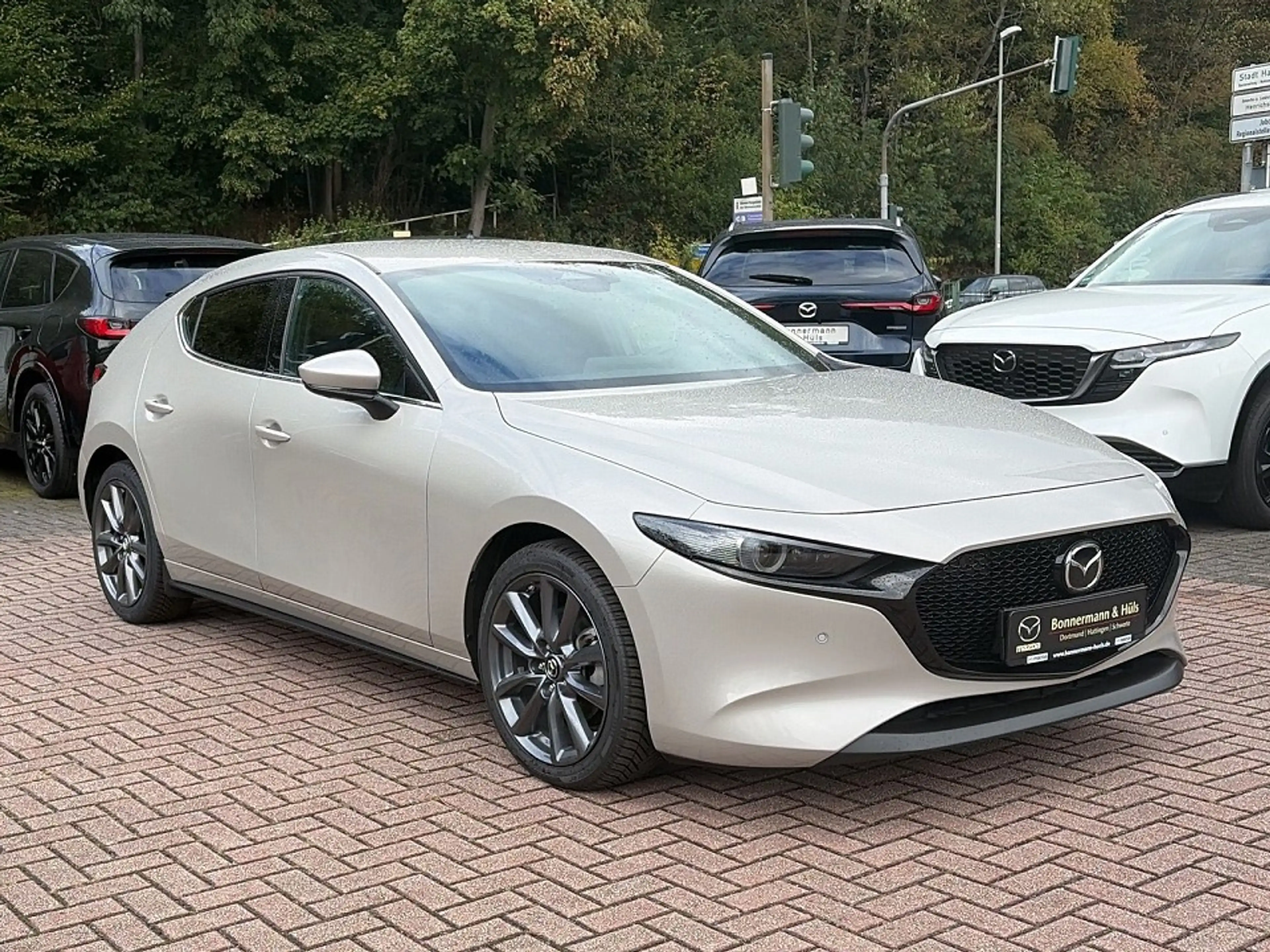 Mazda 3 2.5 Exclusive-line *Matrix-LED*BOSE*360°* — photo 4