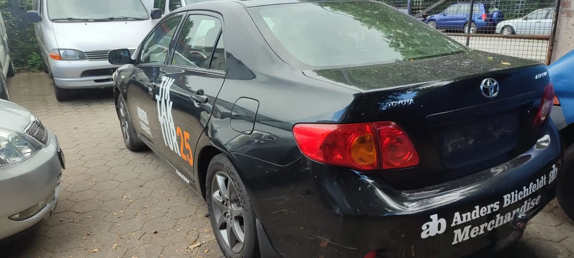 Toyota Corolla Toyota Corolla 1,6 Liter Sedan Negru - 2