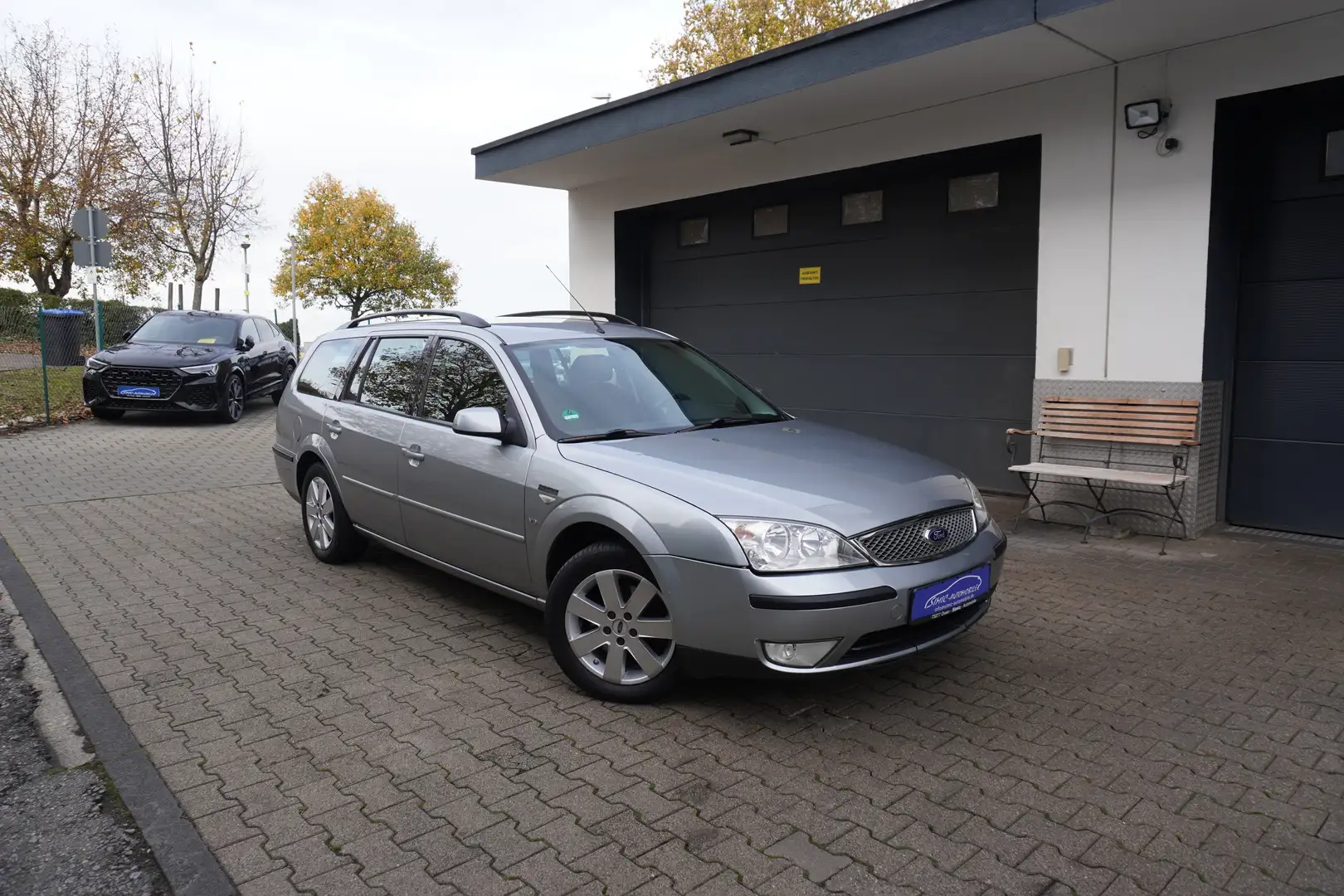 Ford Mondeo Mondeo Turnier 2.5 V6 Trend KLIMA+ALU+6-Gang Argent - 1
