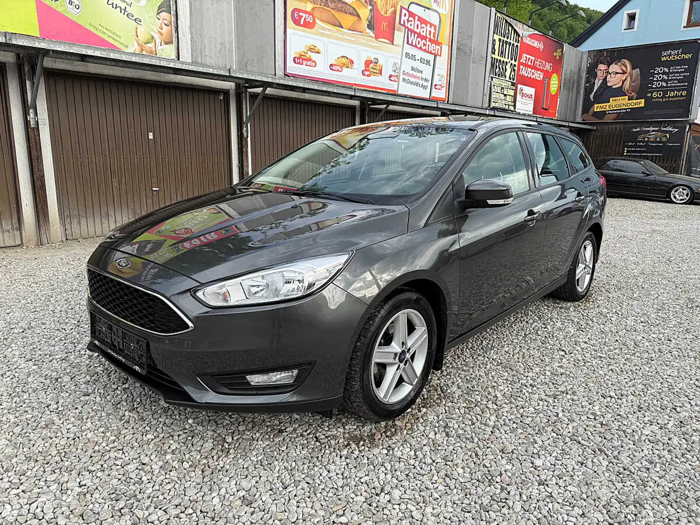 Ford Focus Traveller 1,6Ti-VCT Trend Grau - 1