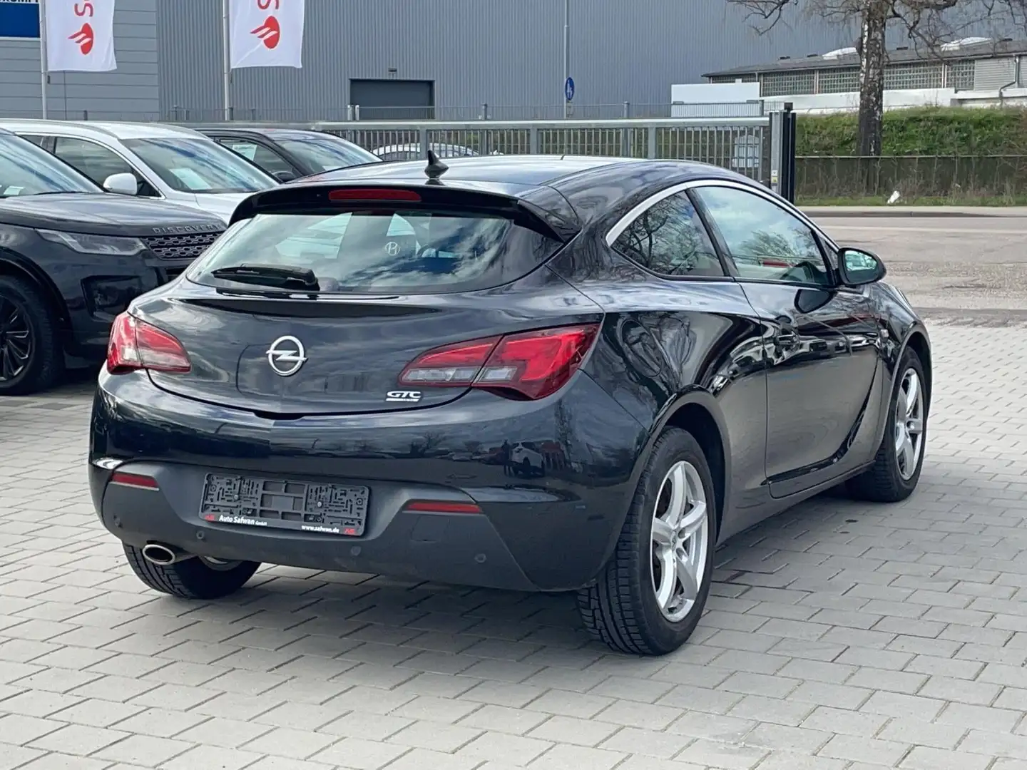 Opel Astra GTC 1.4 16V Turbo Innovation Metallic Noir - 2