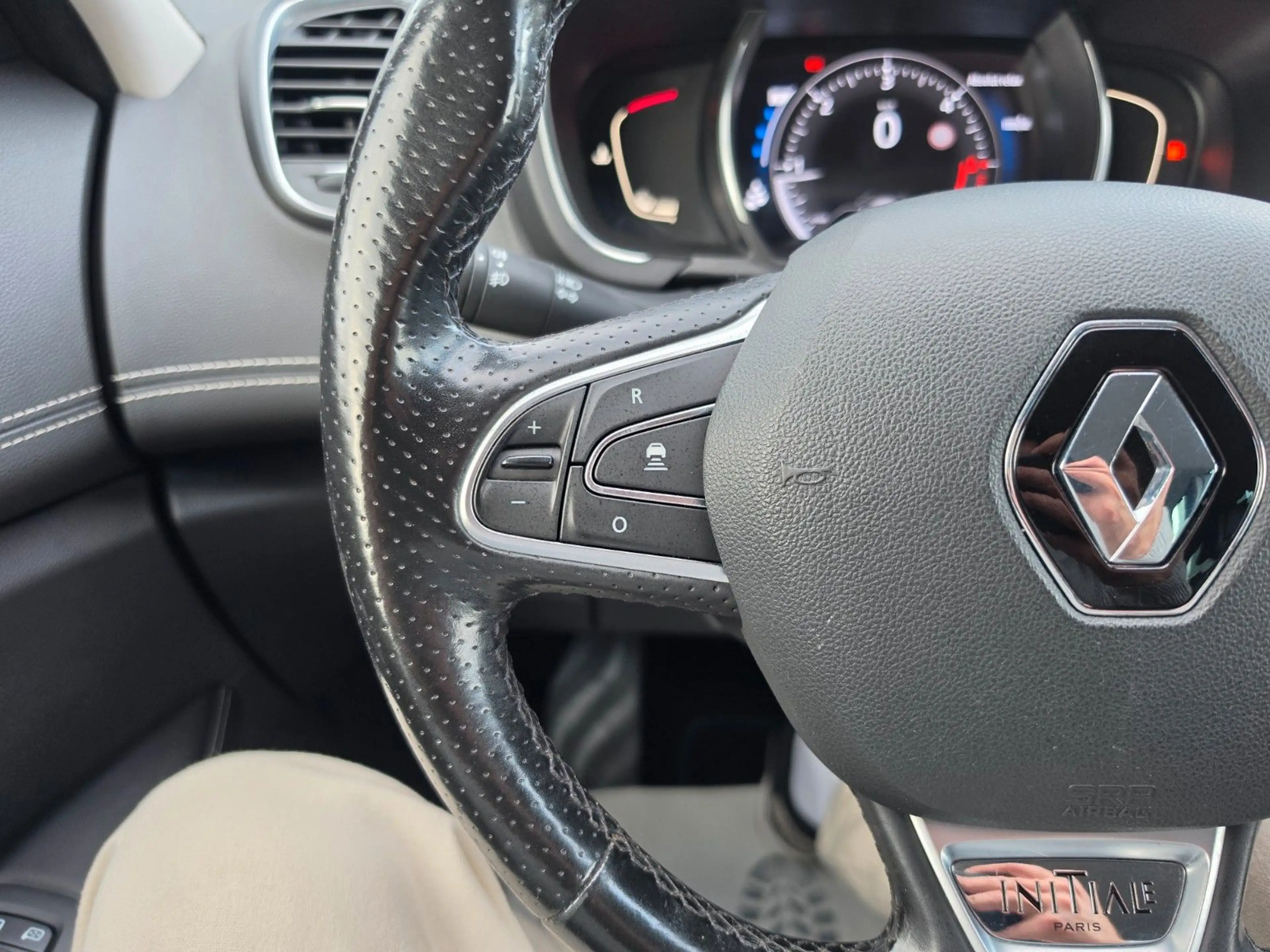 Renault Scenic GRAND SCENIC IV INITIALE PARIS BOSE LED FULL /// — photo 12