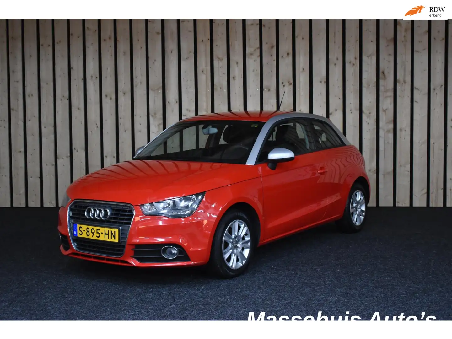 Audi A1 1.2 TFSI Attraction 149dkm Airco Navi PDC Stoelver Rood - 1