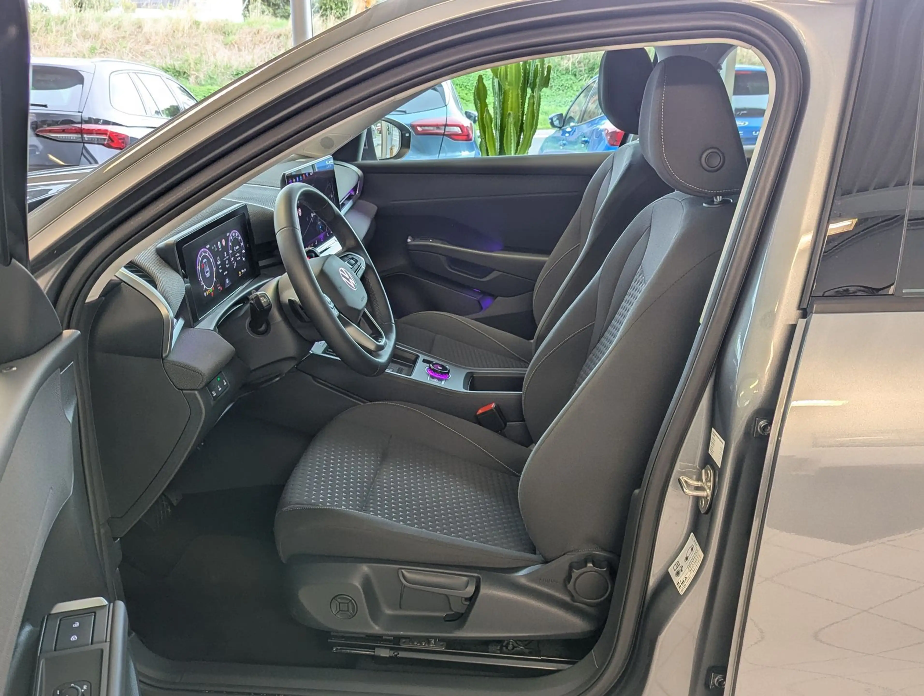 Volkswagen T-Roc 1.5 eTSI Life Kamera LED-Plus ACC Navi AHK — photo 15