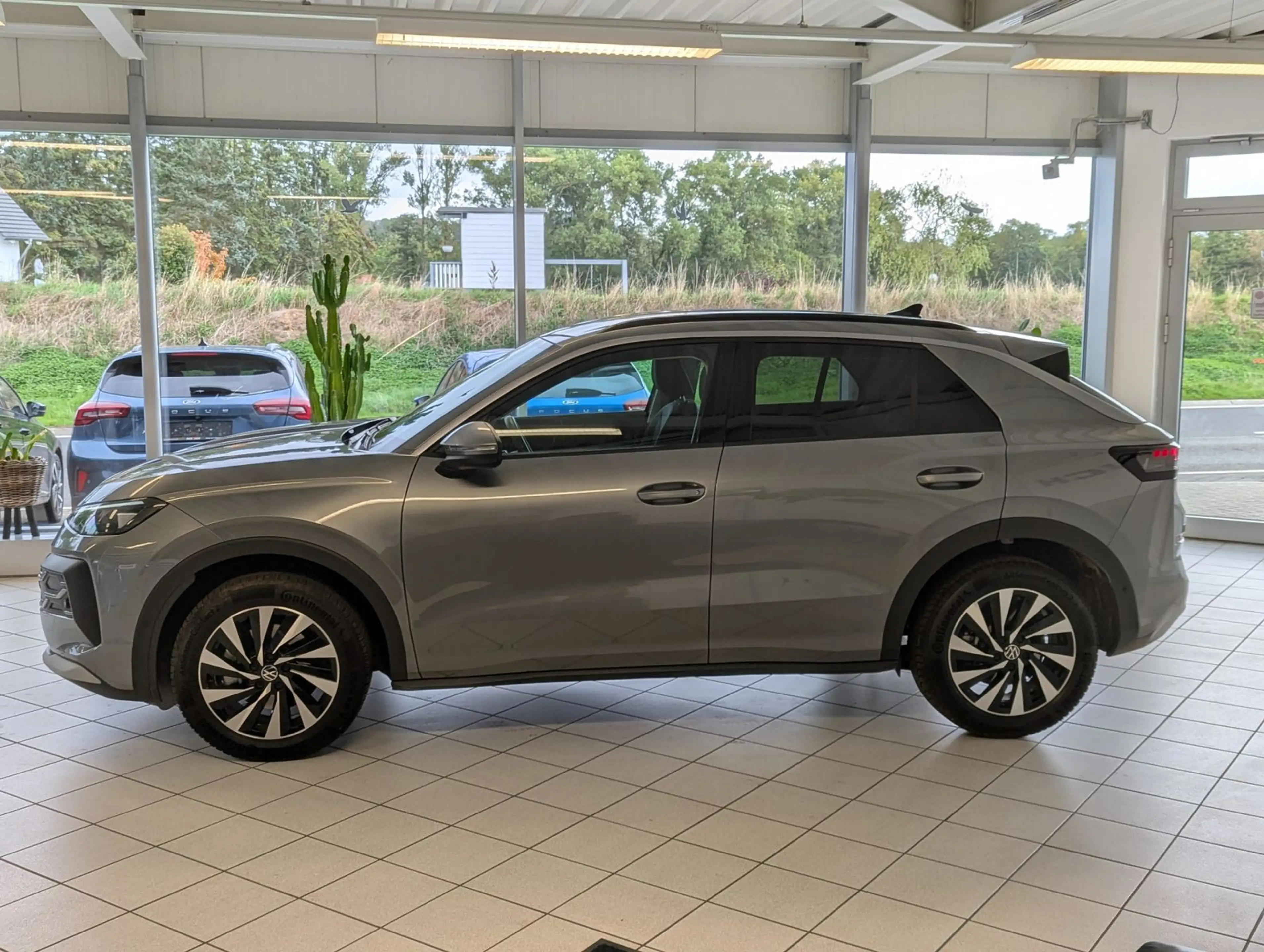 Volkswagen T-Roc 1.5 eTSI Life Kamera LED-Plus ACC Navi AHK — photo 4