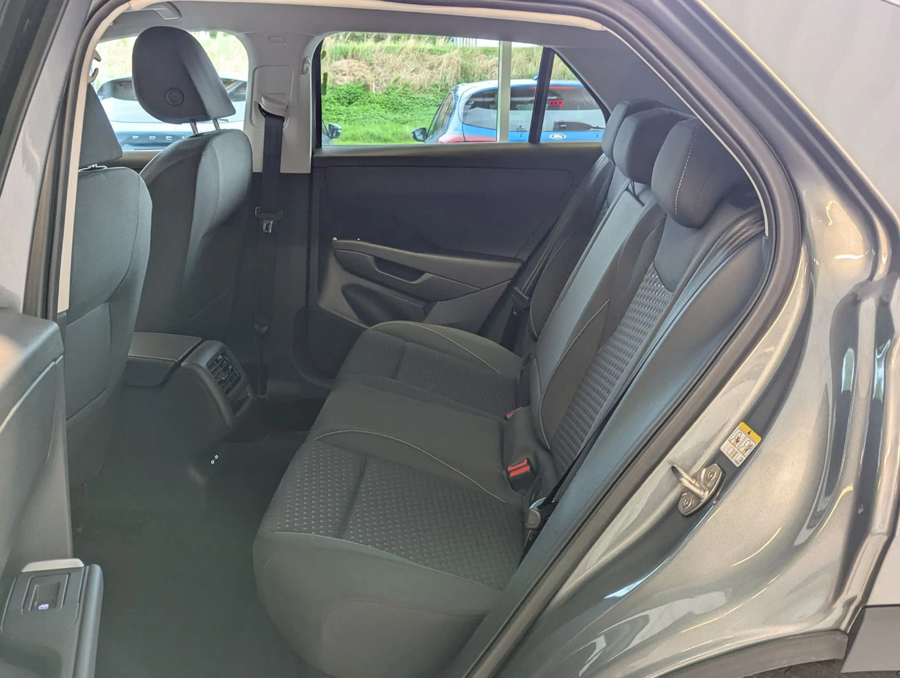 Volkswagen T-Roc 1.5 eTSI Life Kamera LED-Plus ACC Navi AHK — photo 16