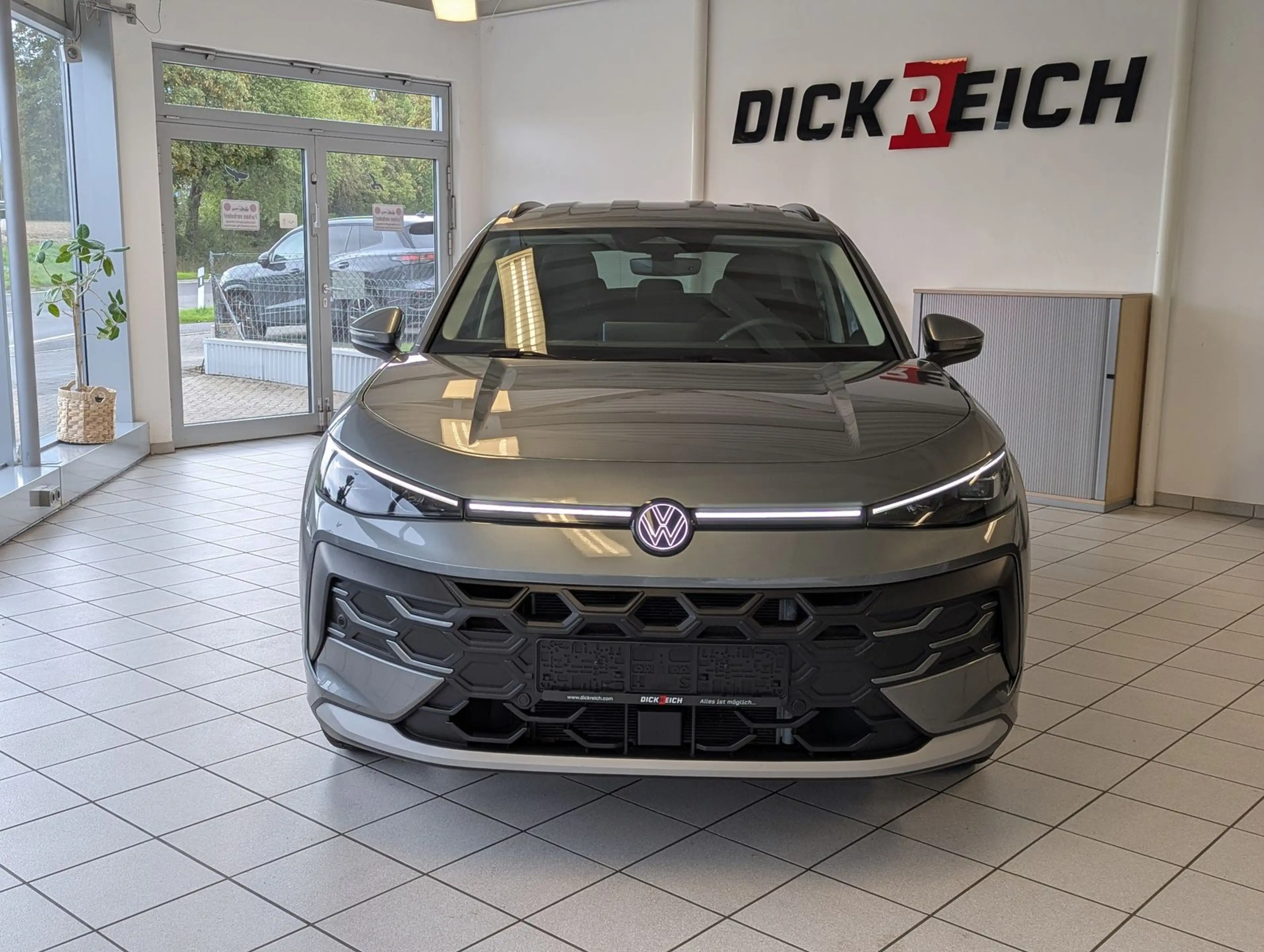 Volkswagen T-Roc 1.5 eTSI Life Kamera LED-Plus ACC Navi AHK — photo 2