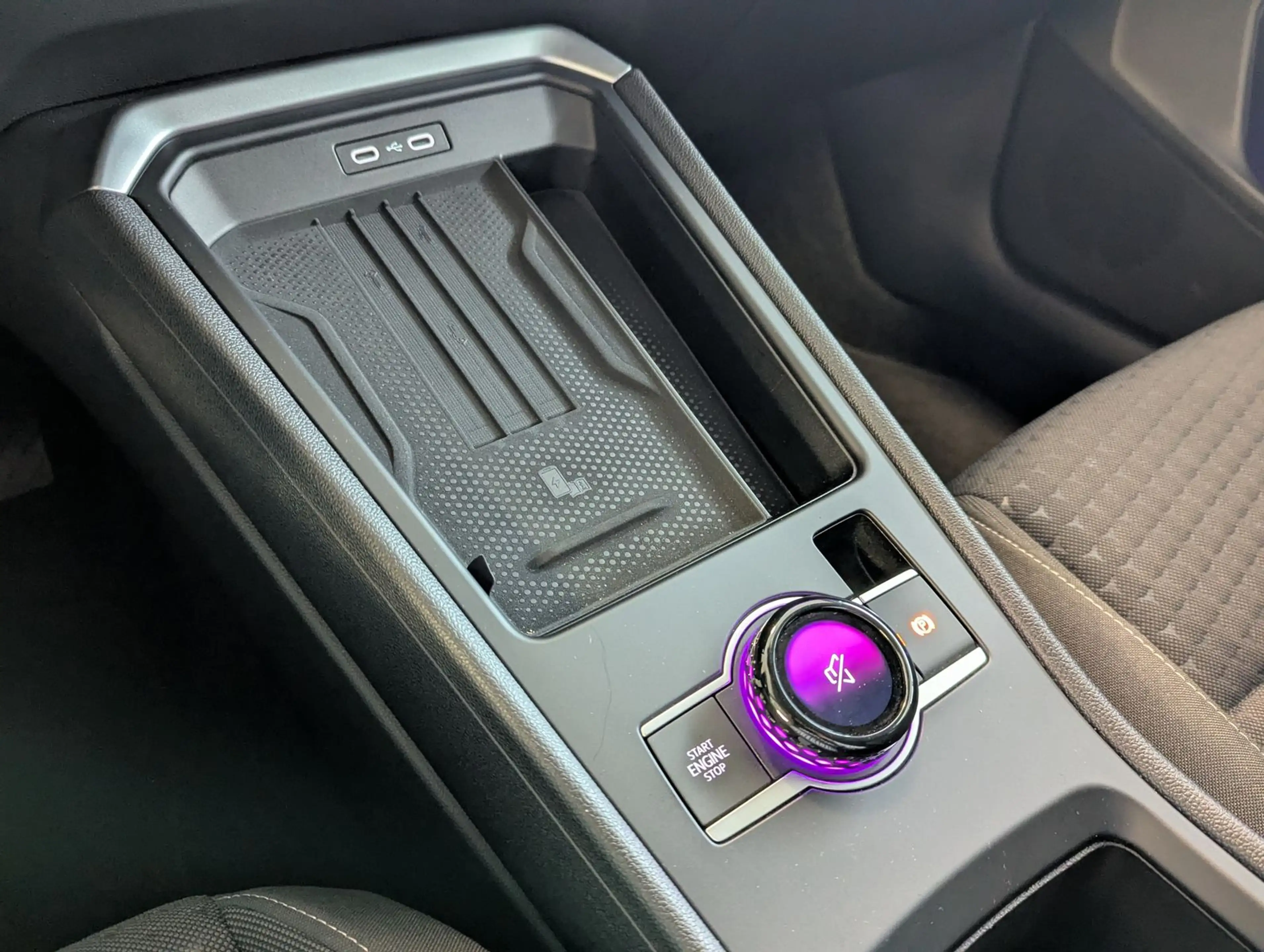 Volkswagen T-Roc 1.5 eTSI Life Kamera LED-Plus ACC Navi AHK — photo 26