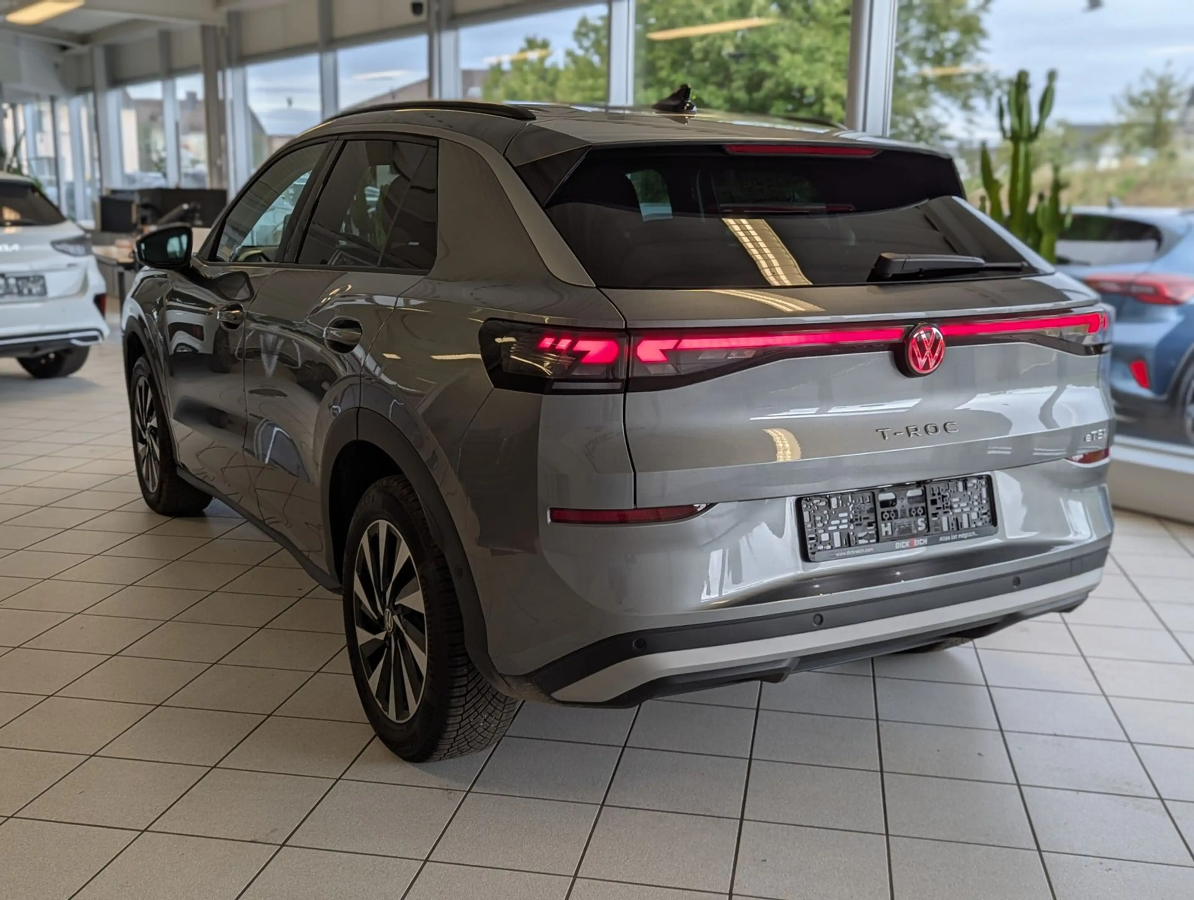 Volkswagen T-Roc 1.5 eTSI Life Kamera LED-Plus ACC Navi AHK — photo 5