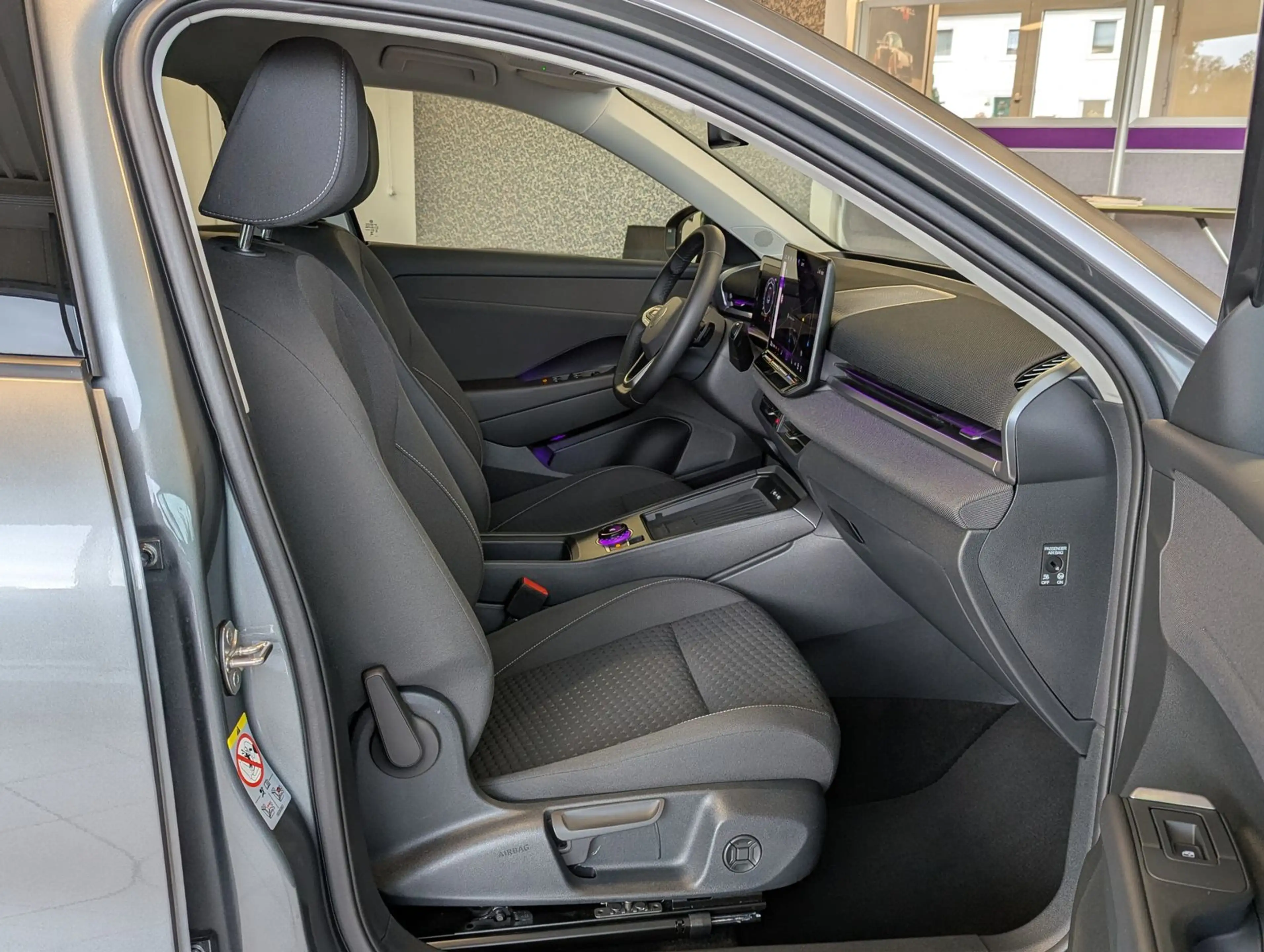 Volkswagen T-Roc 1.5 eTSI Life Kamera LED-Plus ACC Navi AHK — photo 18