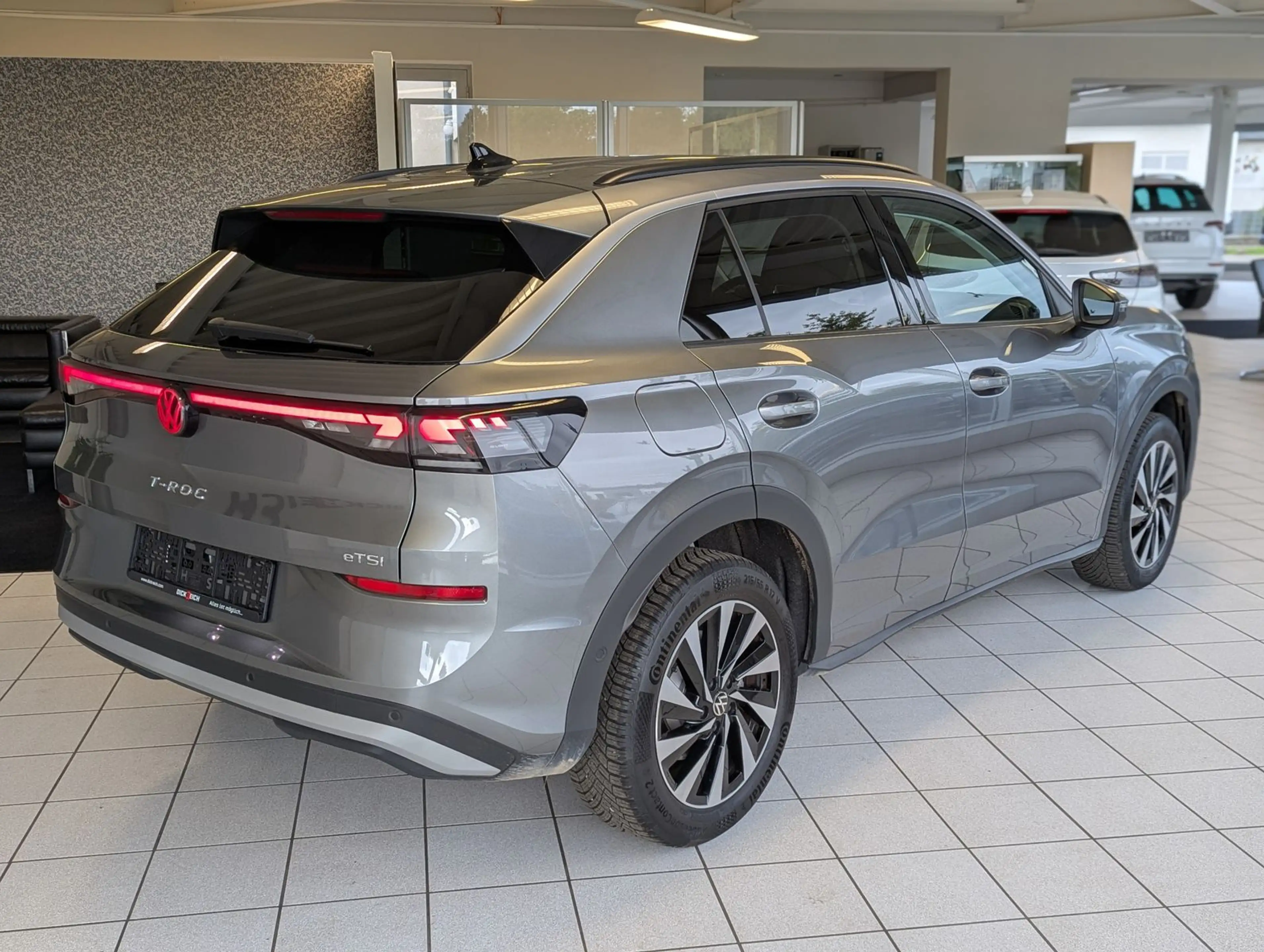 Volkswagen T-Roc 1.5 eTSI Life Kamera LED-Plus ACC Navi AHK — photo 7