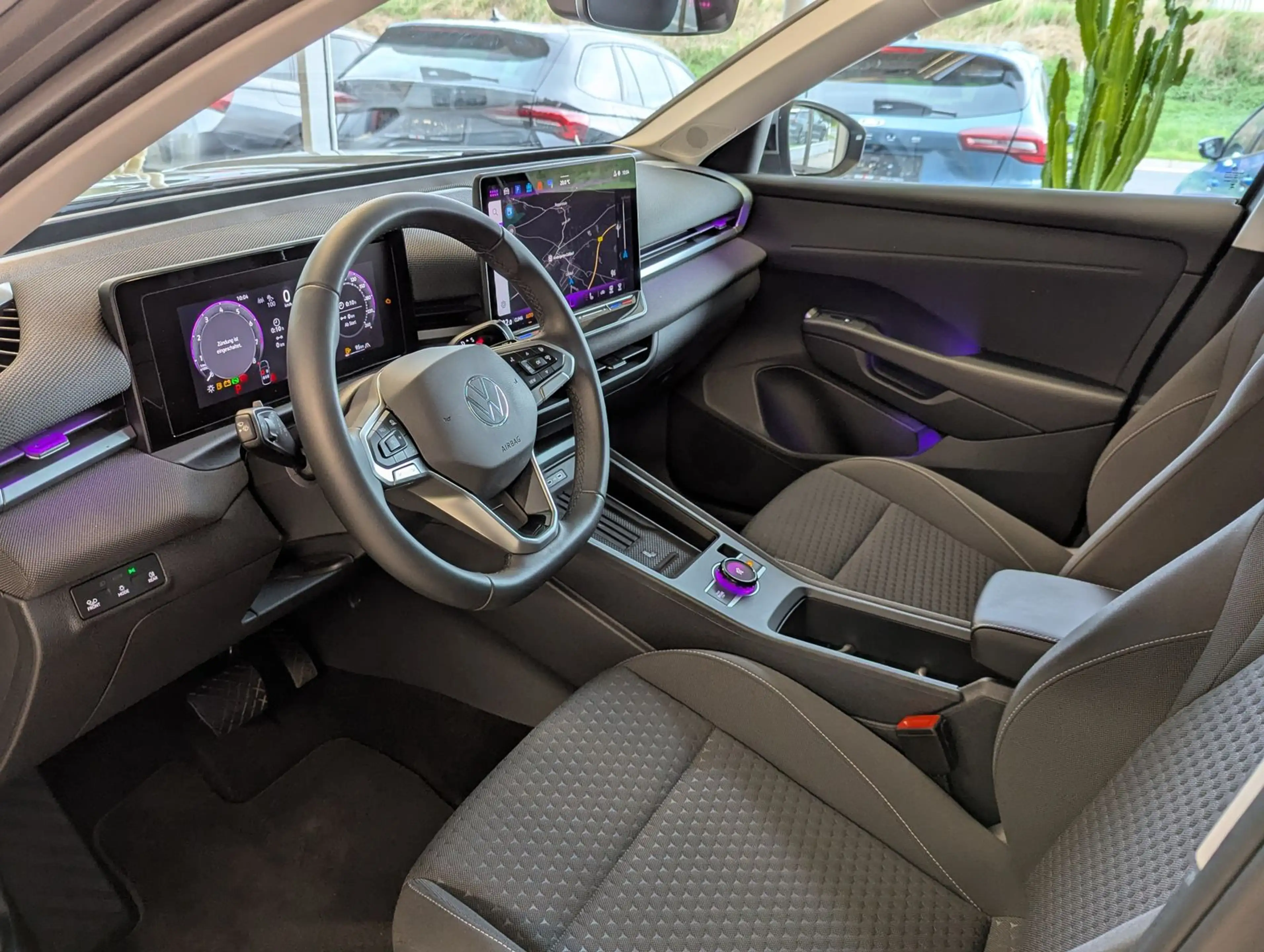 Volkswagen T-Roc 1.5 eTSI Life Kamera LED-Plus ACC Navi AHK — photo 24