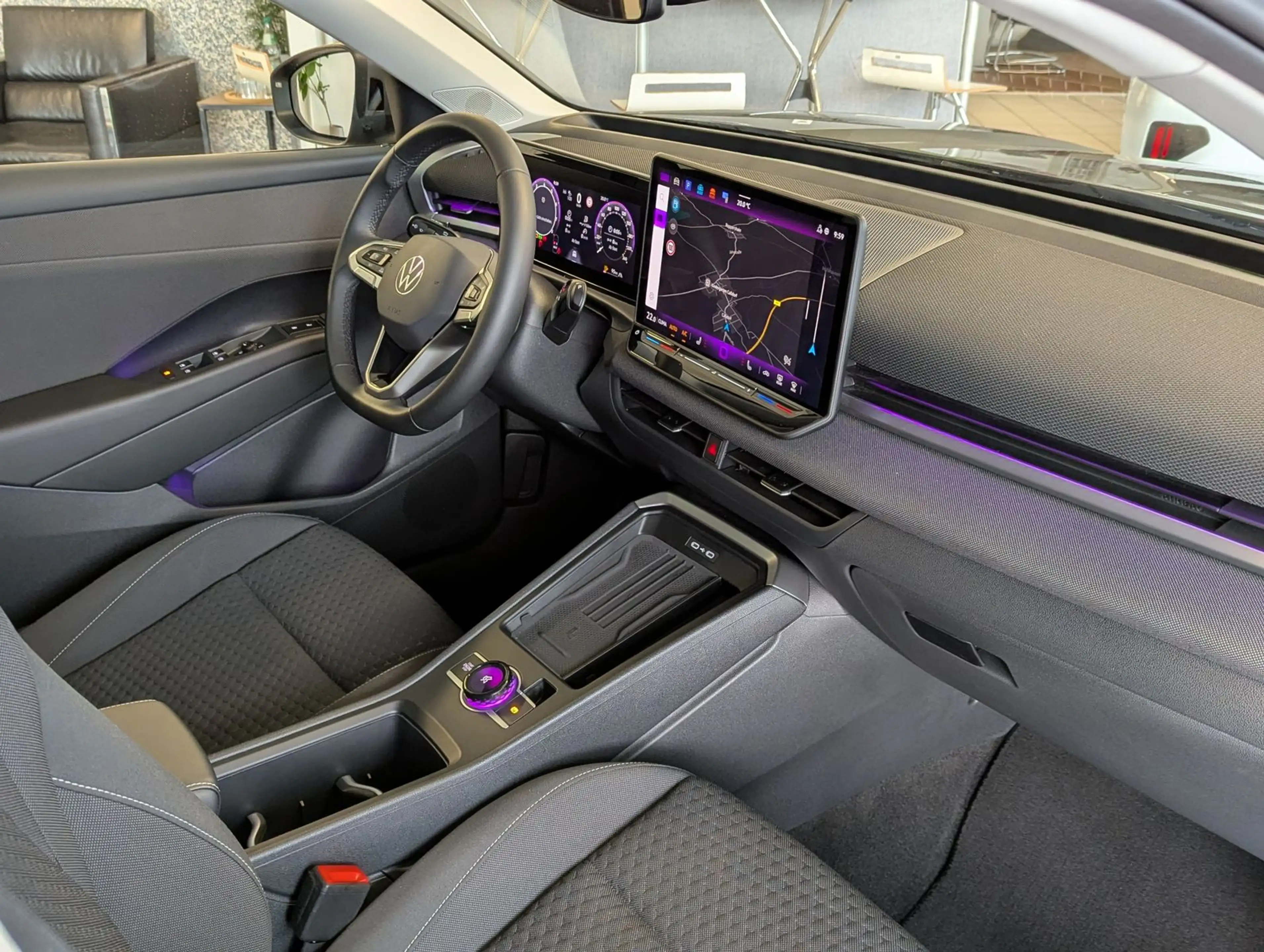 Volkswagen T-Roc 1.5 eTSI Life Kamera LED-Plus ACC Navi AHK — photo 14