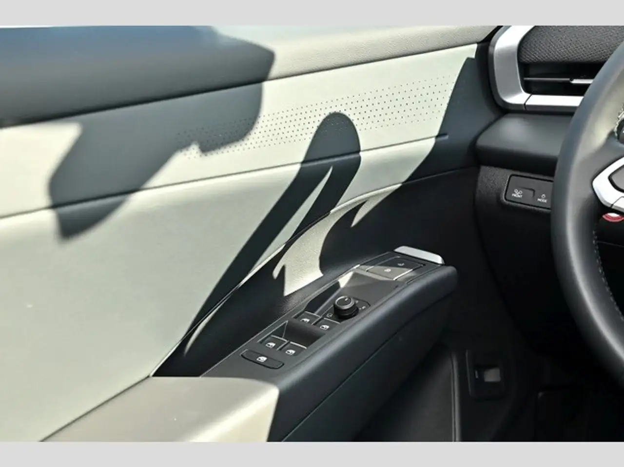 Volkswagen T-Roc Style 1.5 l eTSI OPF 110 kW (150 P Style 16