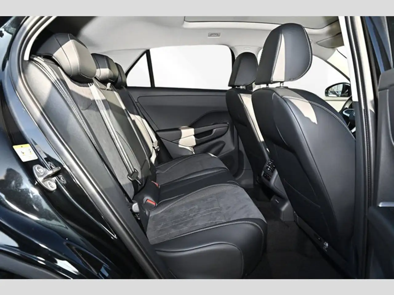 Volkswagen T-Roc Style 1.5 l eTSI OPF 110 kW (150 P Style 7