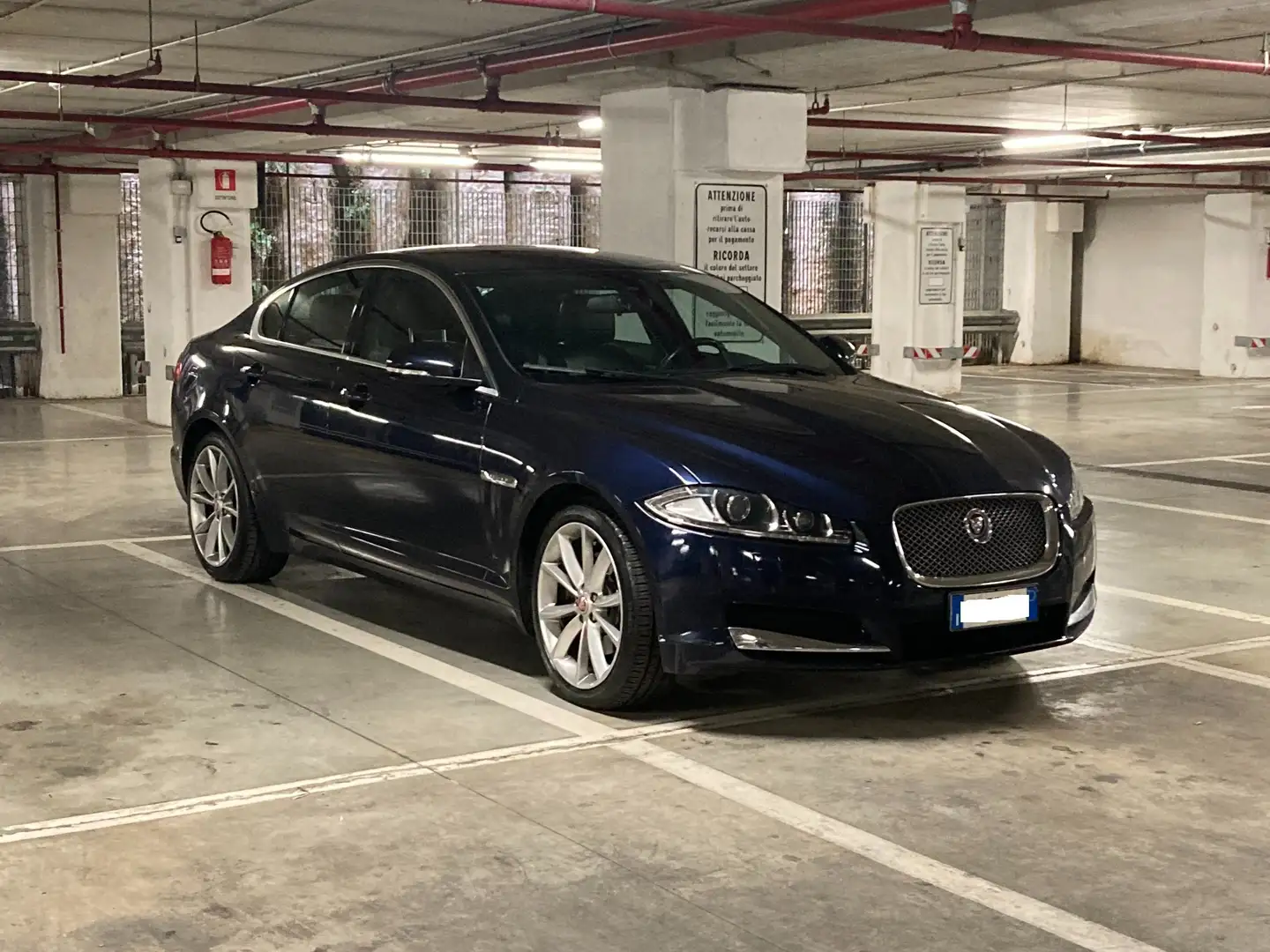 Jaguar XF XF+2.2d+R-Sport+Launch+edition+200cv+auto Blu/Azzurro - 1