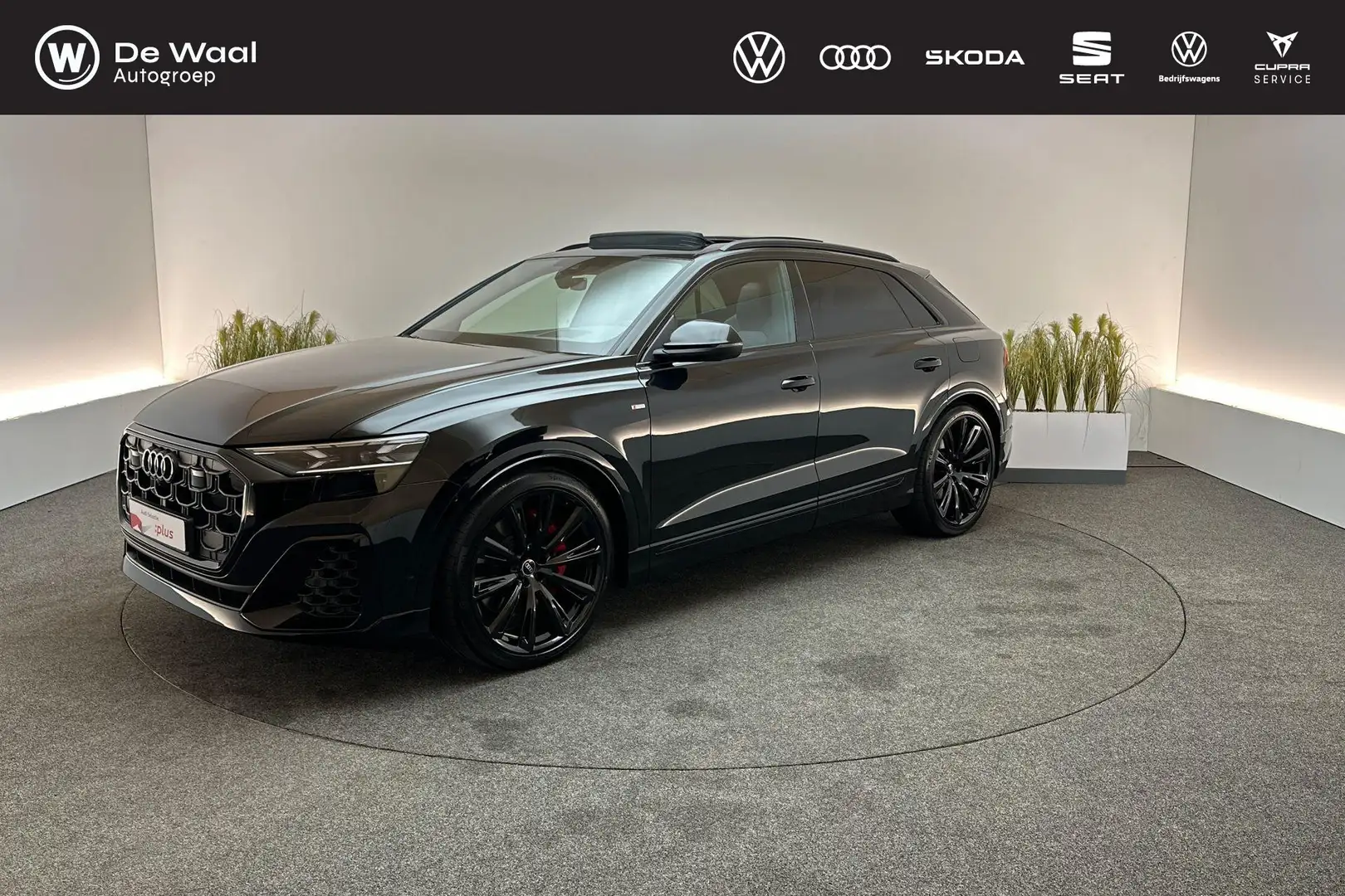 Audi Q8 60 TFSI e 490pk Automaat quattro Pro Line S Compet Zwart - 1