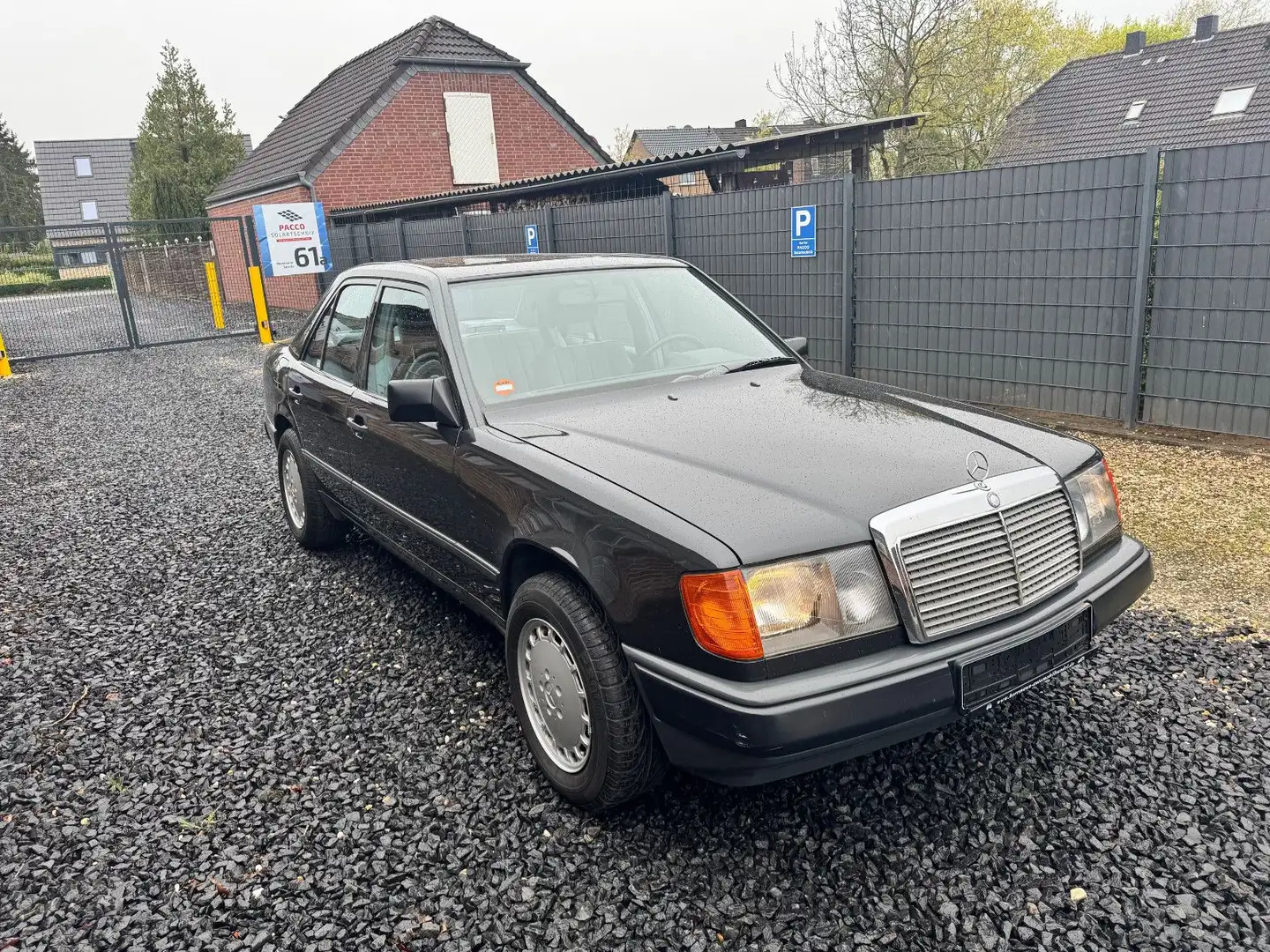 Mercedes-Benz 300 E 4Matic Erstlack 126000km Originalzustand Albastru - 2