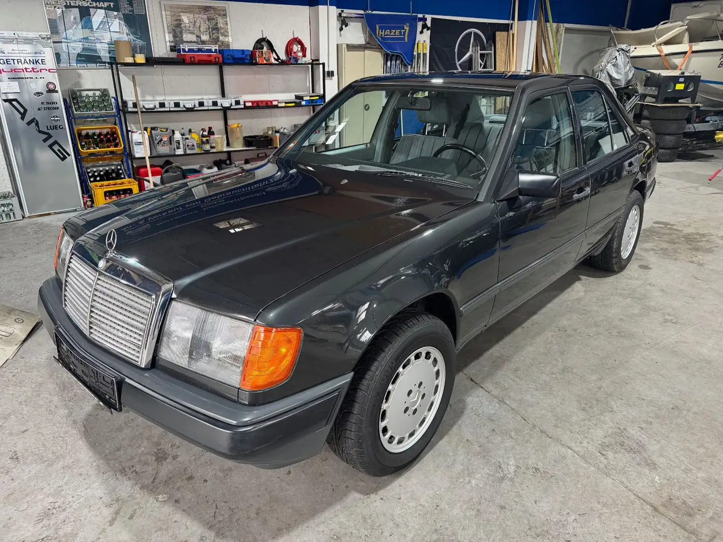 Mercedes-Benz 300 E 4Matic Erstlack 126000km Originalzustand Albastru - 1