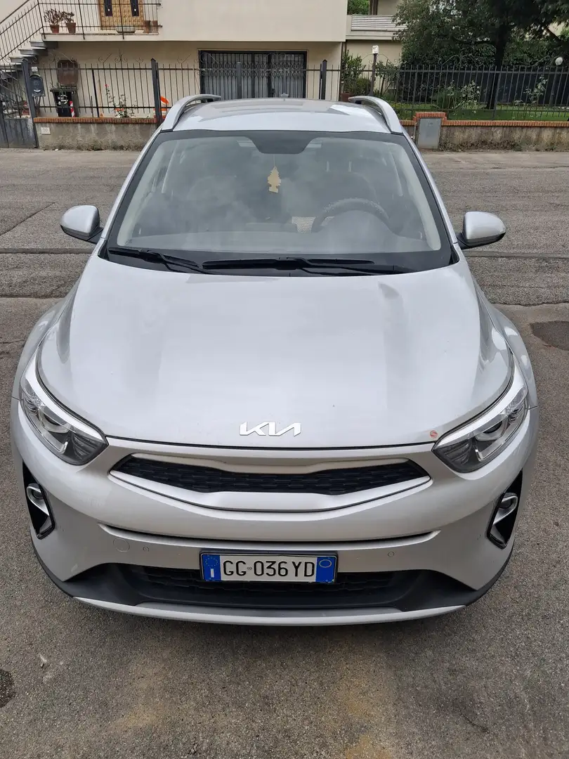 Kia Stonic Stonic 1.2 dpi Urban gpl 82cv Zilver - 2