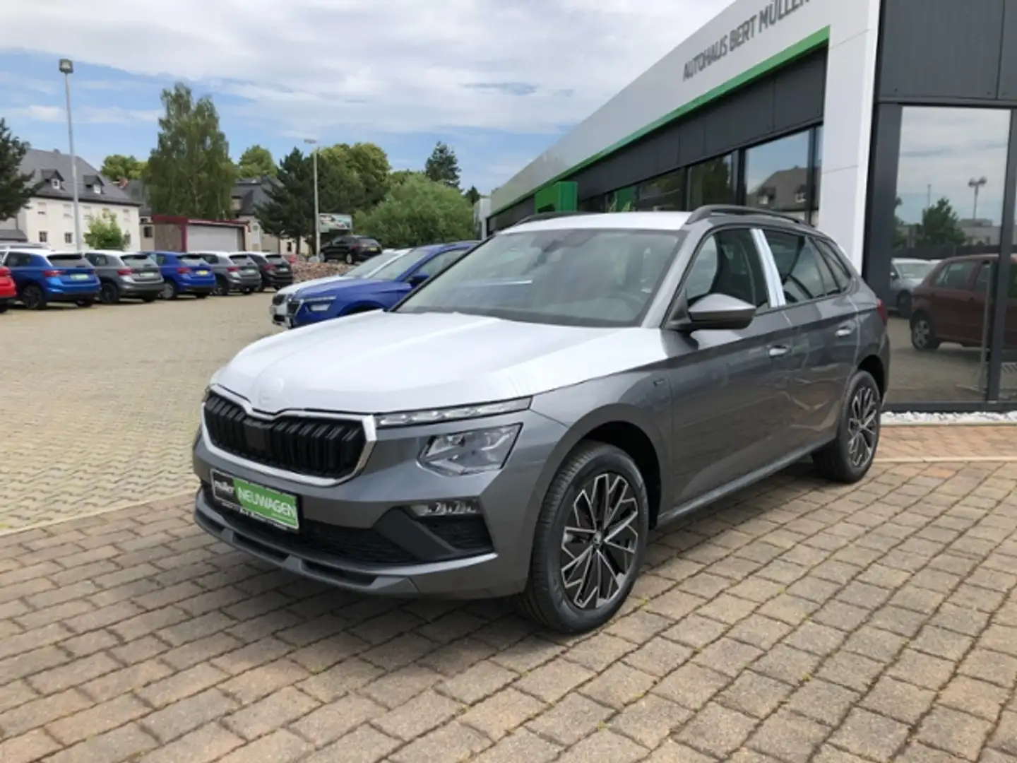 Skoda Kamiq Tour TSI DSG AHZV Matrix-LED SmartLink Grau - 2