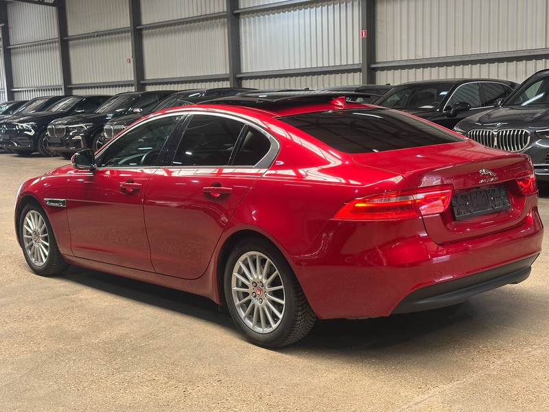 Jaguar XE XE 2.0 D E-Performance Pure — photo 7