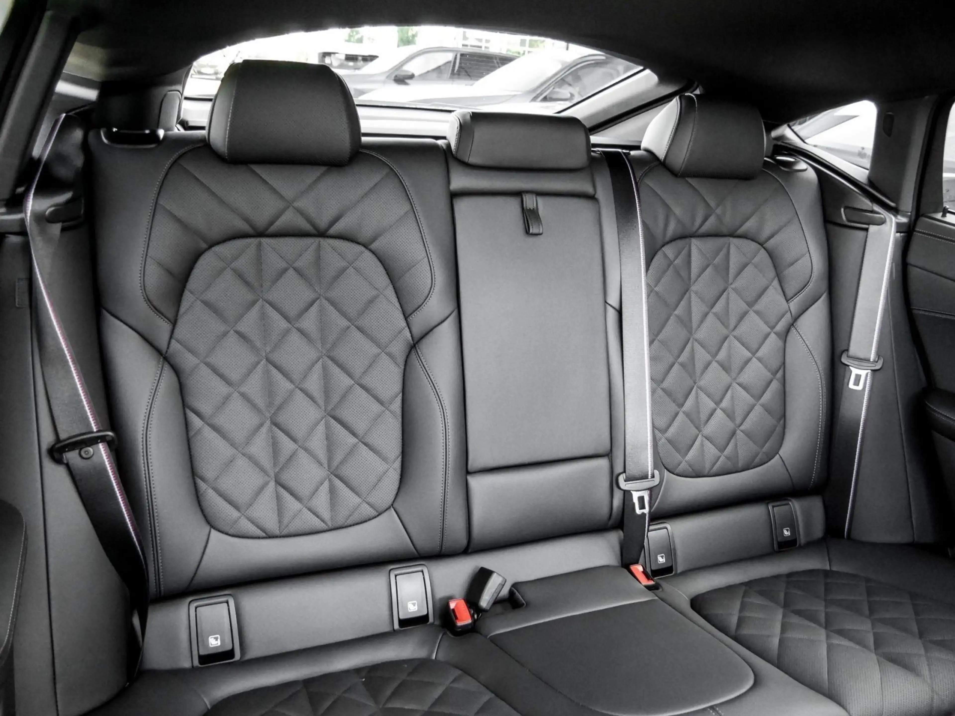 BMW X6 xDrive40d M Sport PANO ACC AHK RFK NAVI LED — photo 9
