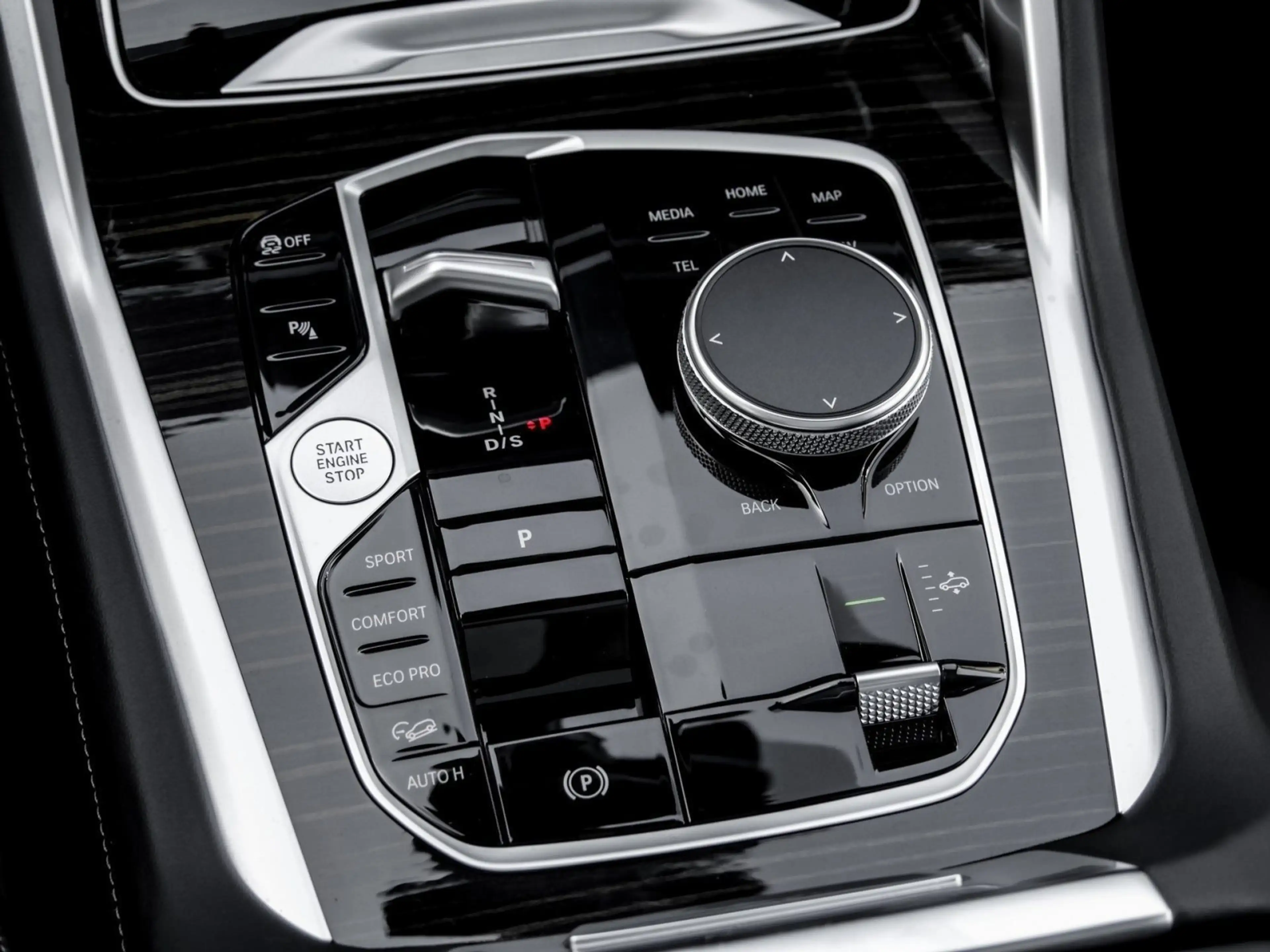 BMW X6 xDrive40d M Sport PANO ACC AHK RFK NAVI LED — photo 14