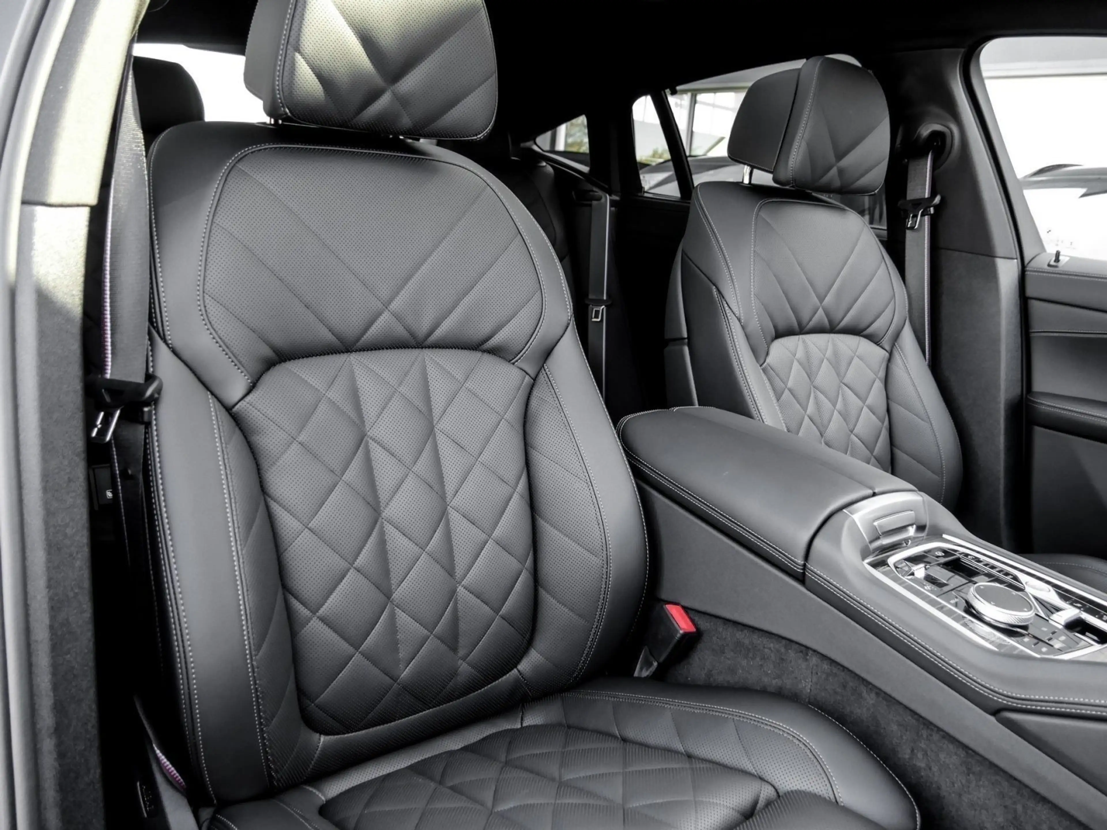 BMW X6 xDrive40d M Sport PANO ACC AHK RFK NAVI LED — photo 8